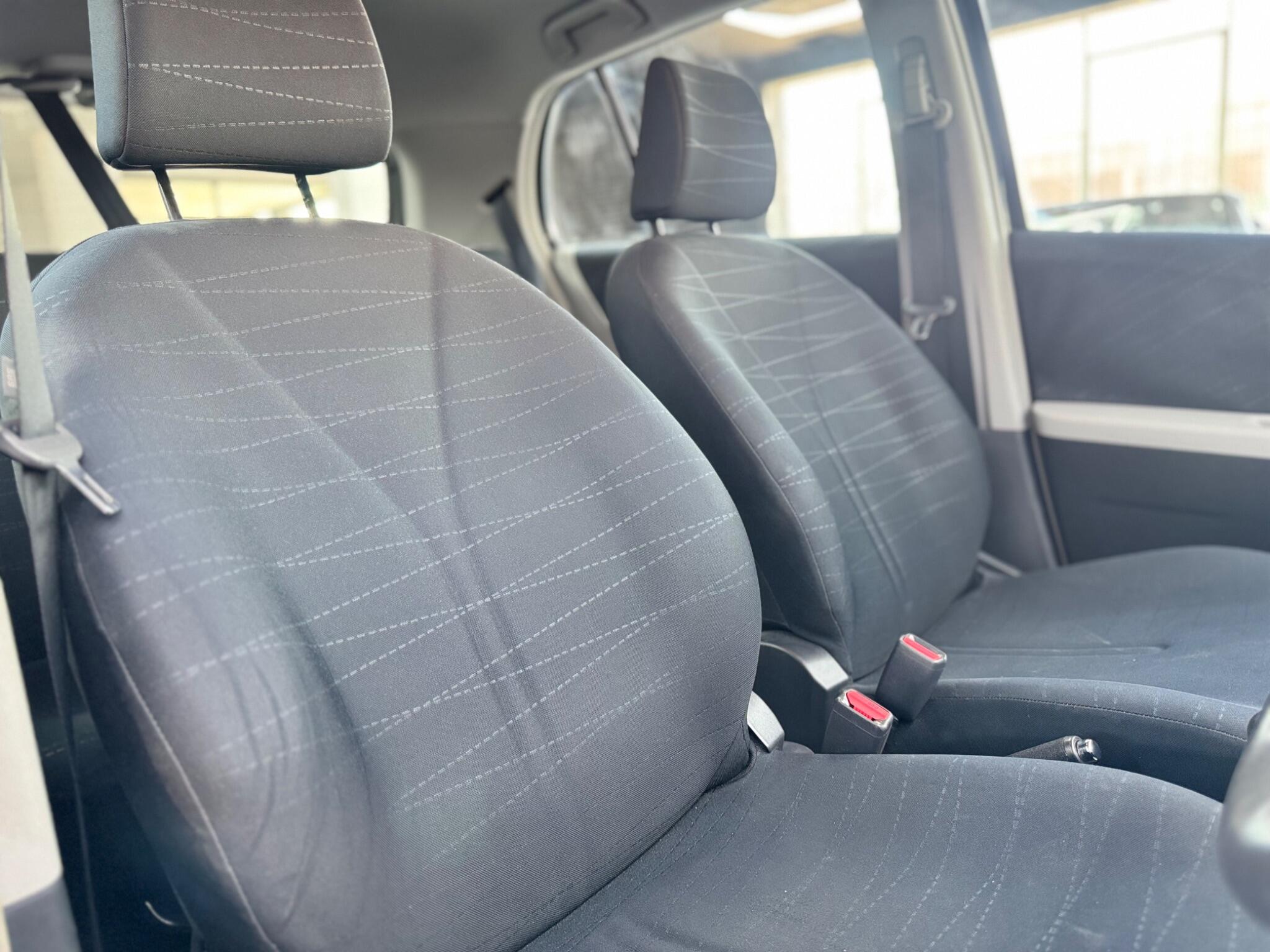 Toyota Yaris view 27