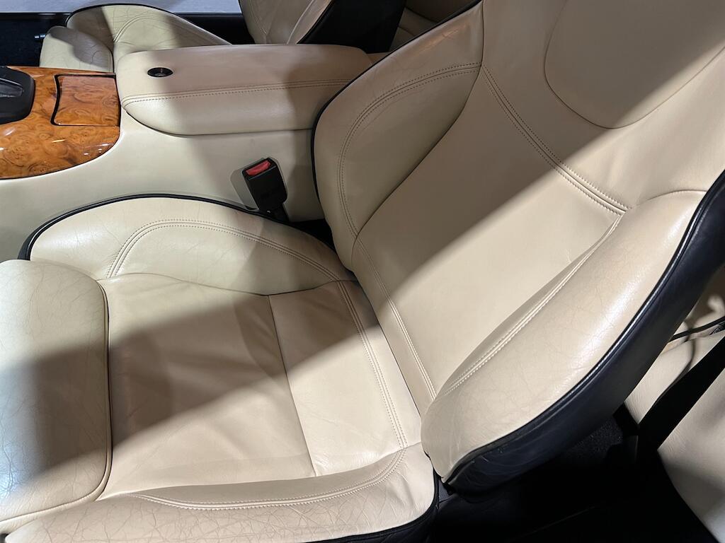 Aston Martin DB7 view 34