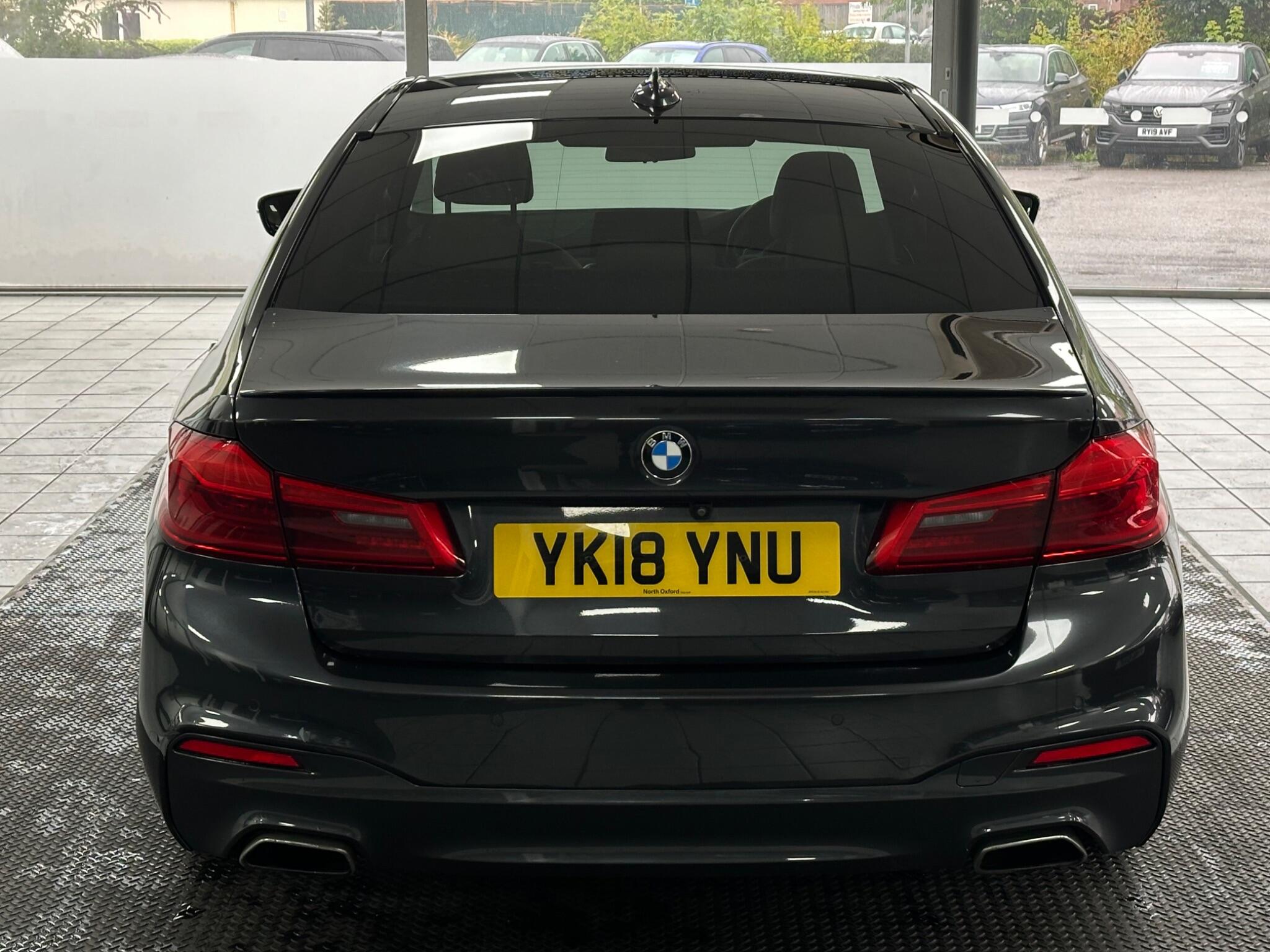 BMW 5 Series view 12