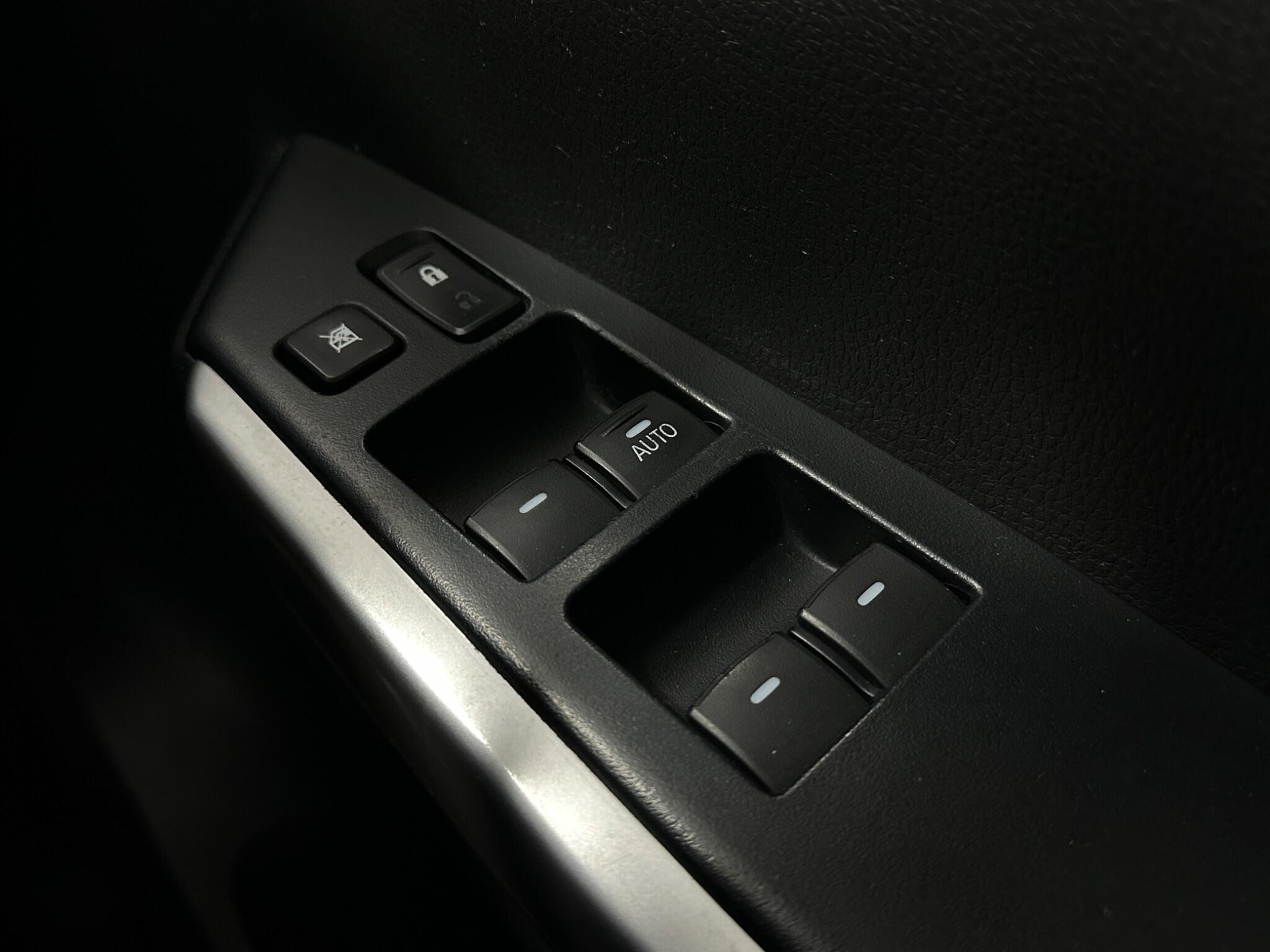Mitsubishi Shogun Sport view 19