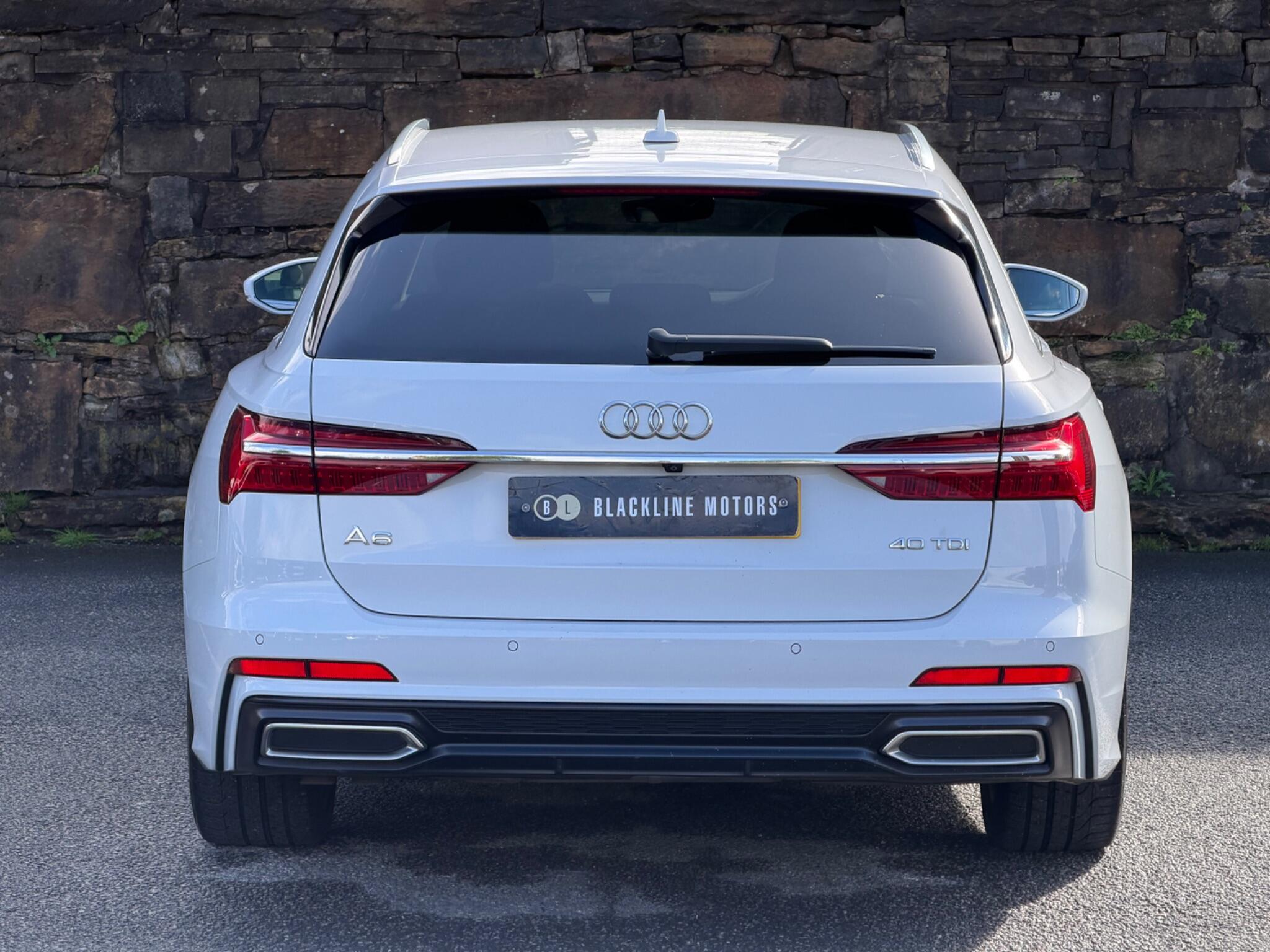 Audi A6 view 6