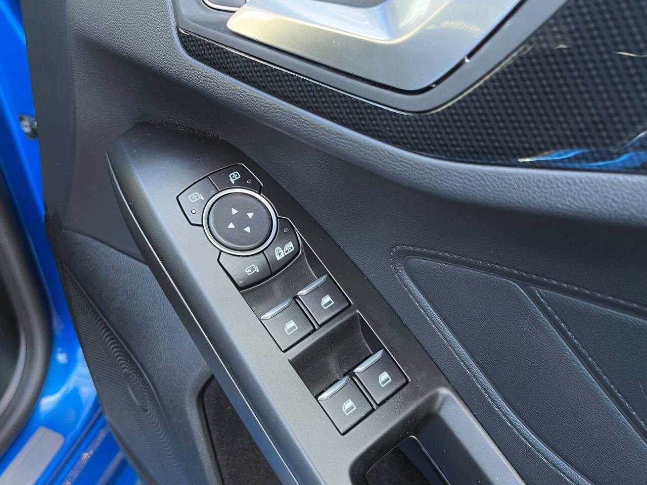 Ford Focus view 28