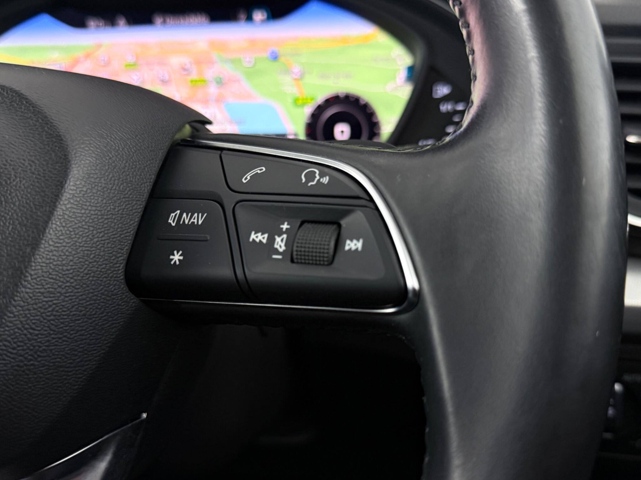 Audi Q5 view 16