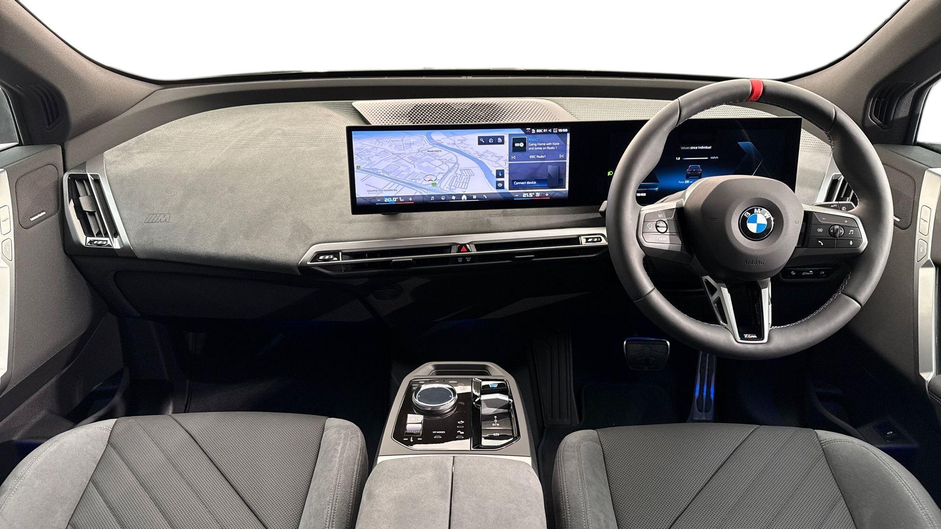 BMW Ix view 4