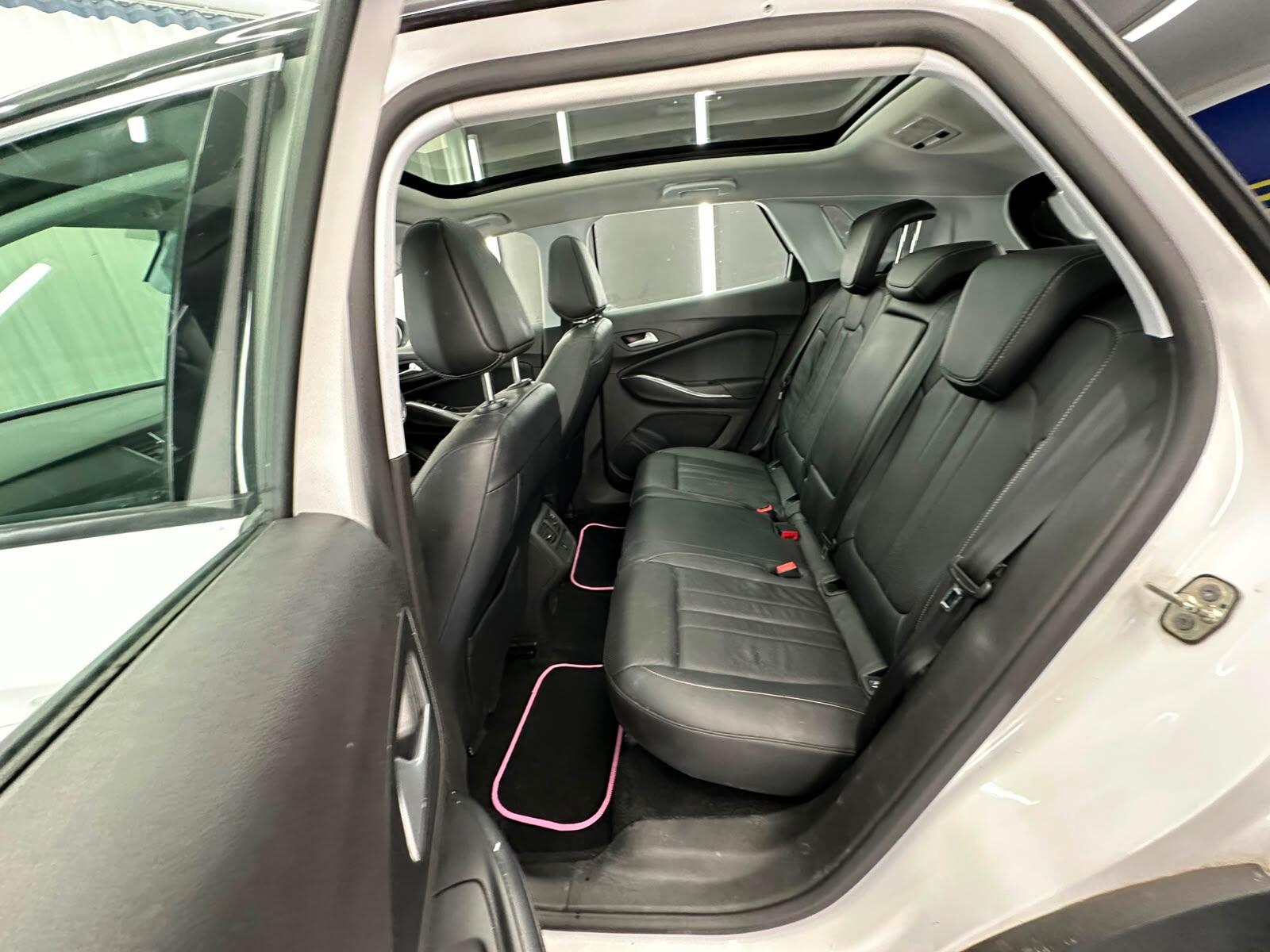 Vauxhall Grandland X view 31