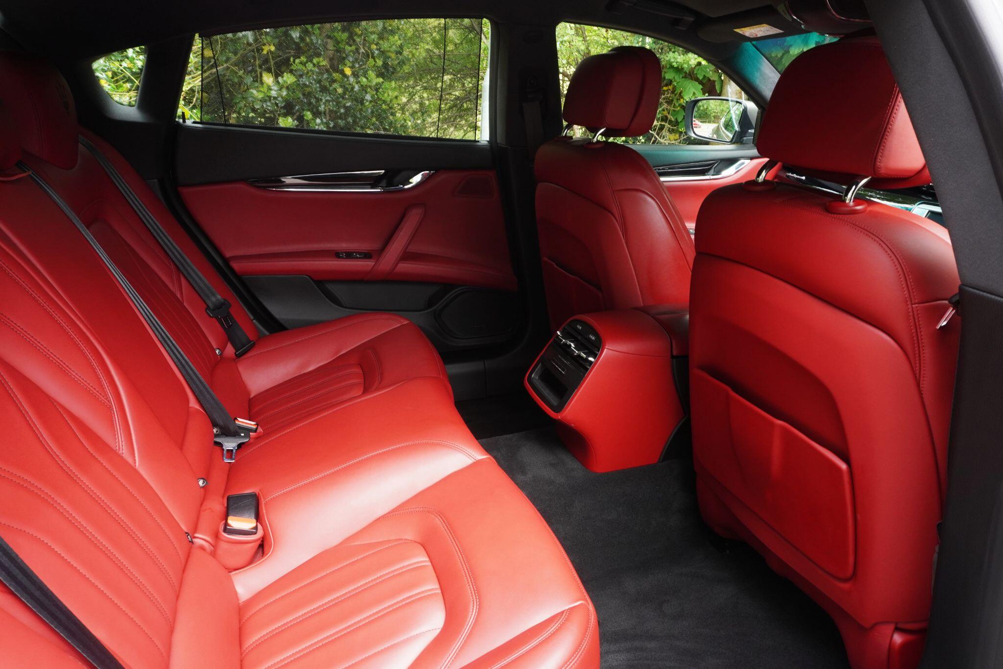 Maserati Quattroporte view 46