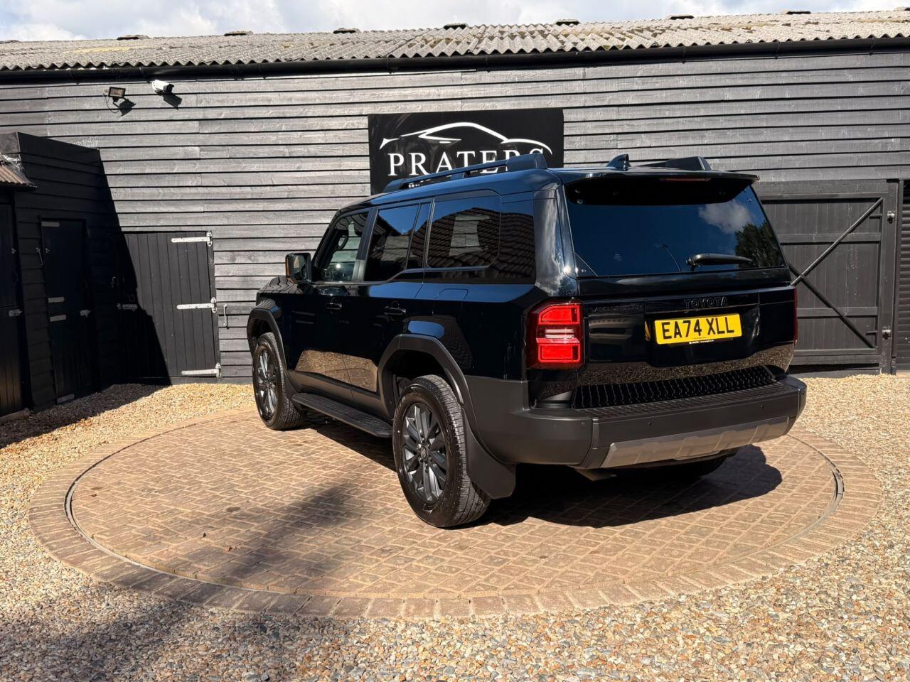 Toyota Land Cruiser view 25