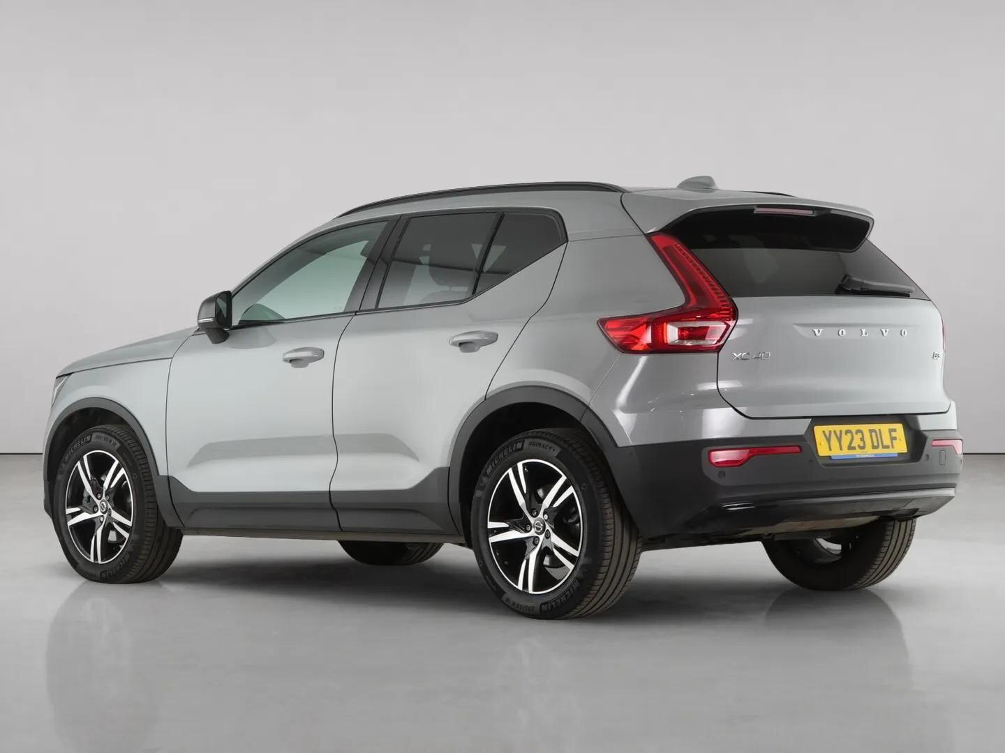 Volvo XC40 view 9