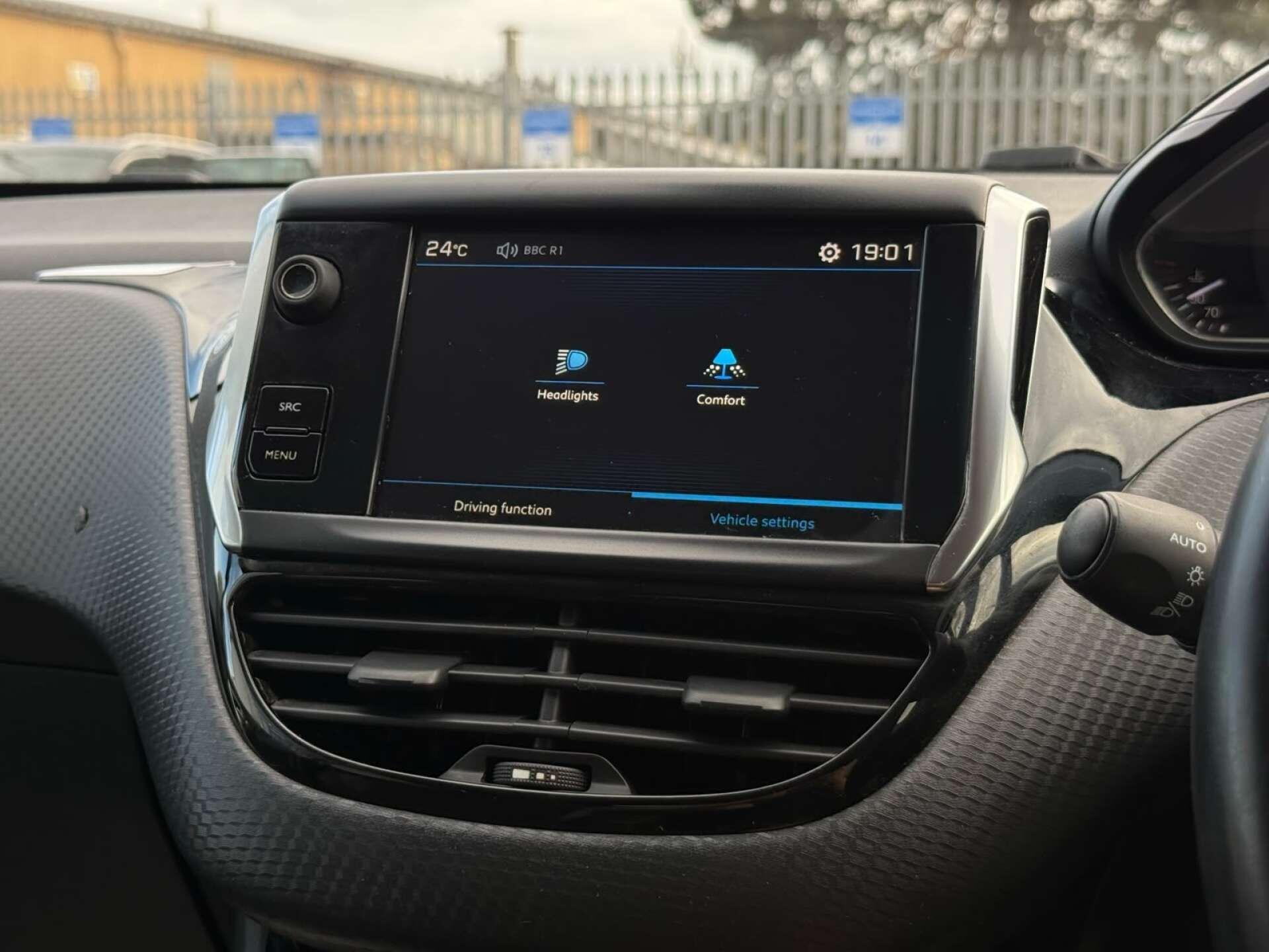 Peugeot 2008 view 75