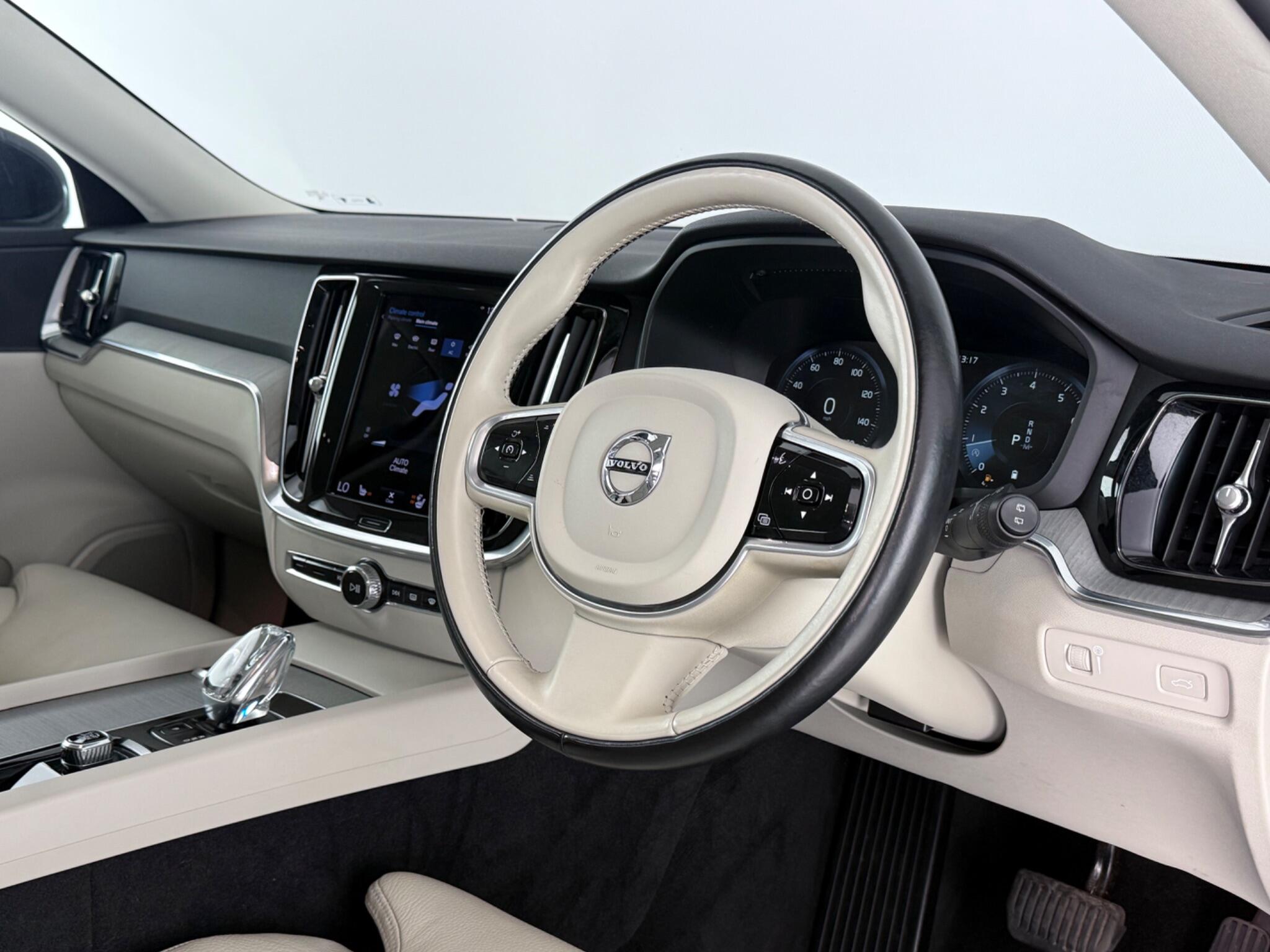 Volvo V60 view 3