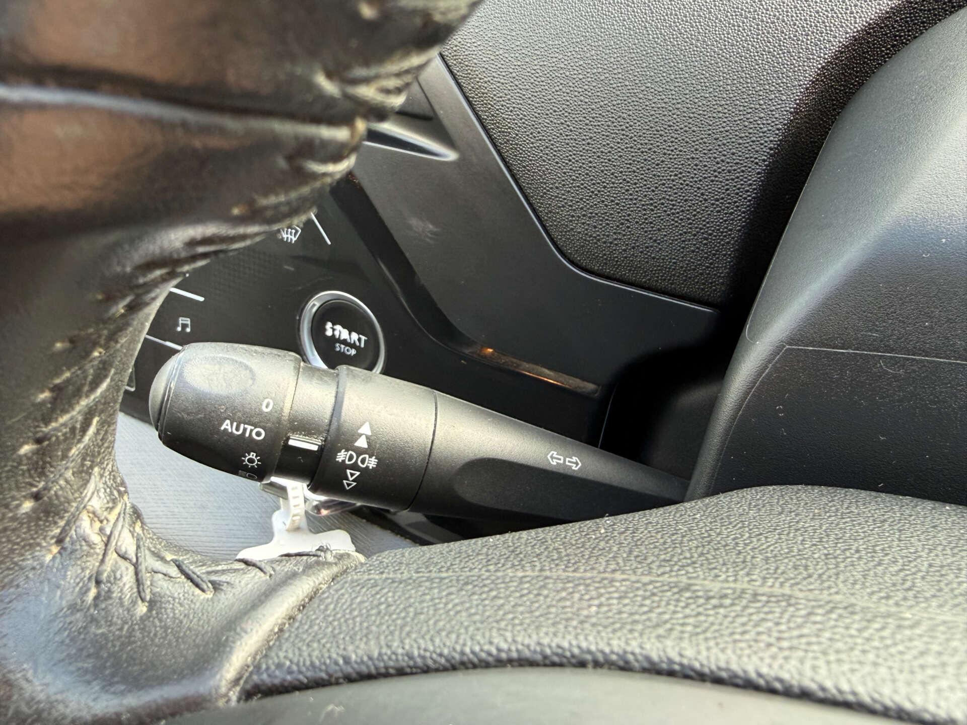 Citroen Grand C4 Picasso view 46