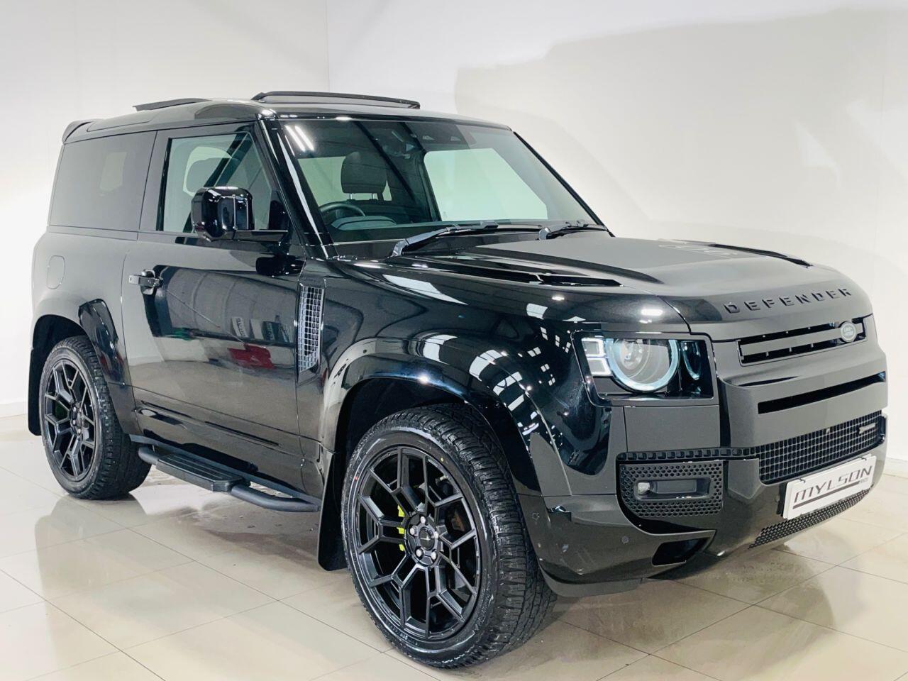 Land Rover Defender 90 view 32