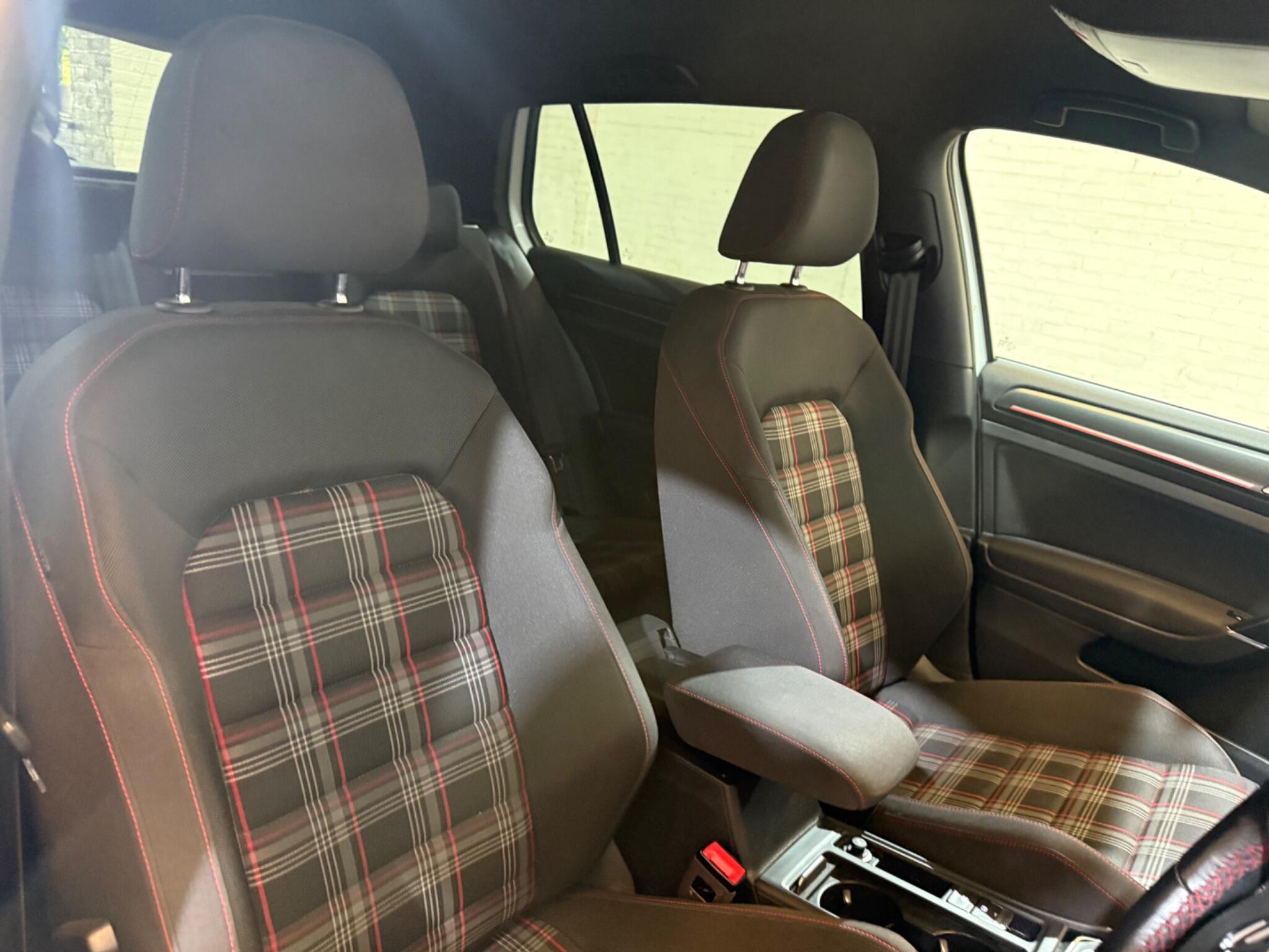 Volkswagen Golf view 18