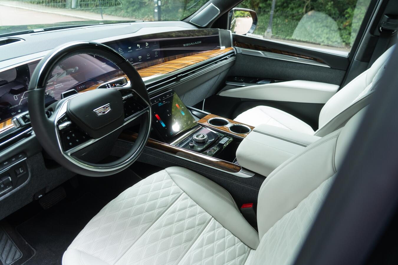 Cadillac Escalade view 32