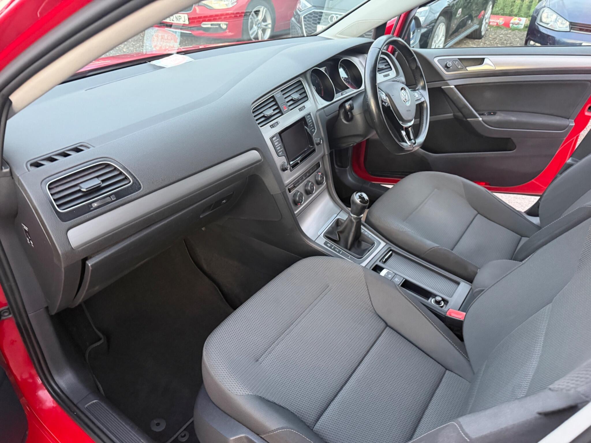 Volkswagen Golf view 61