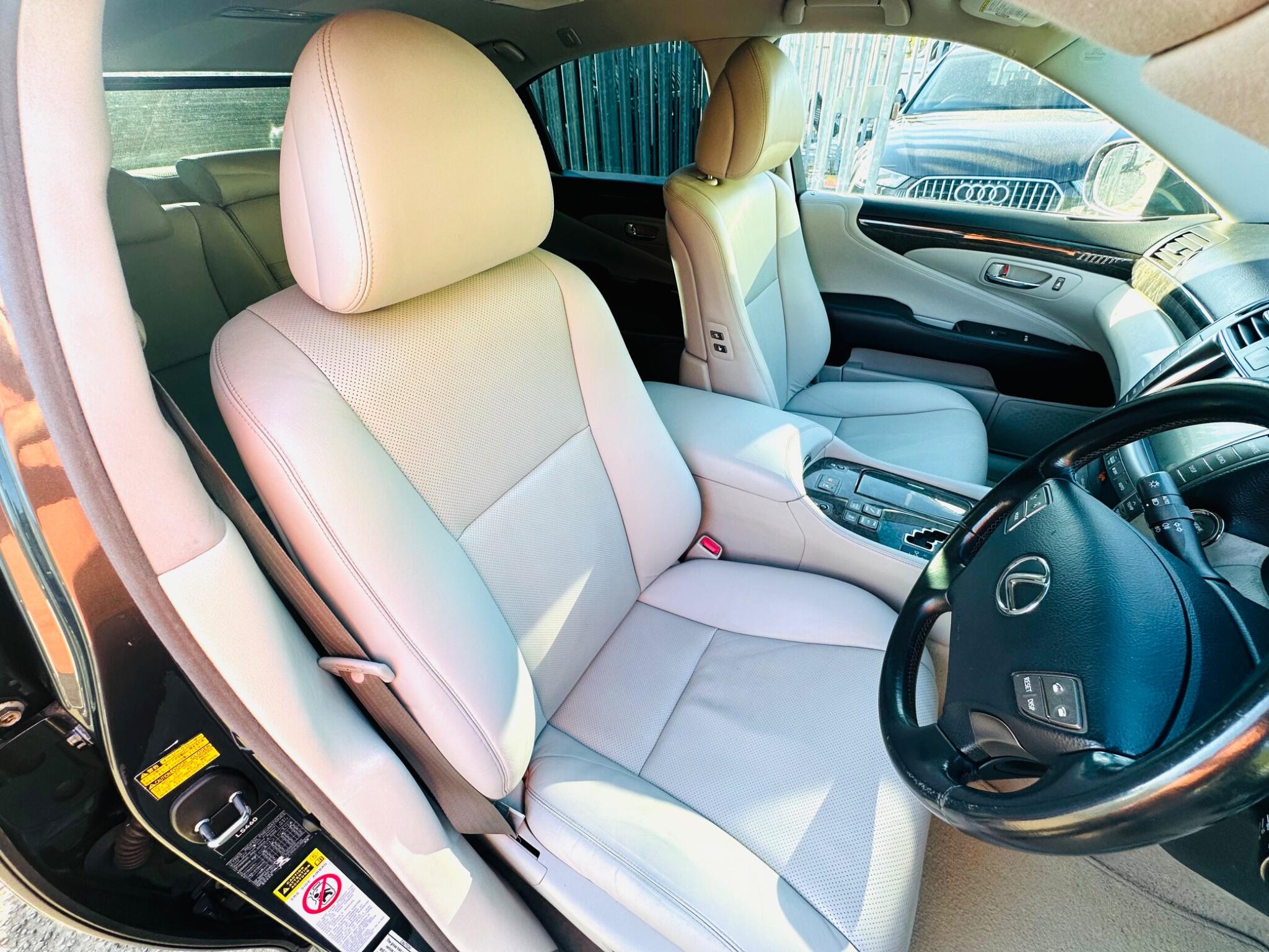 Lexus LS view 16