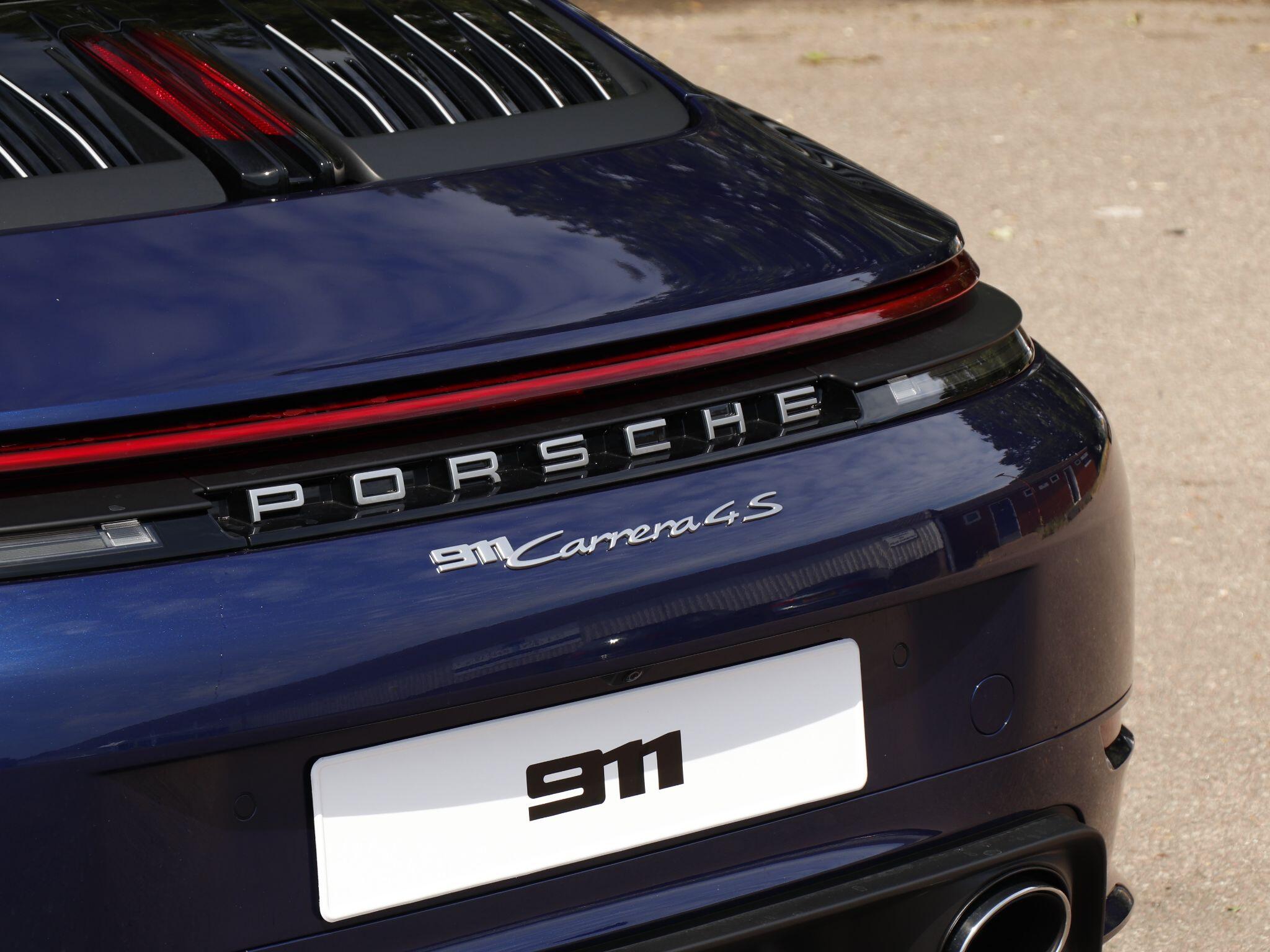 Porsche 911 view 30