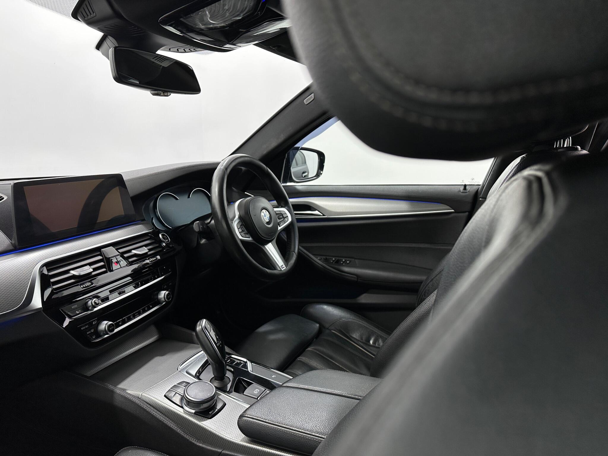 BMW 5 Series view 30