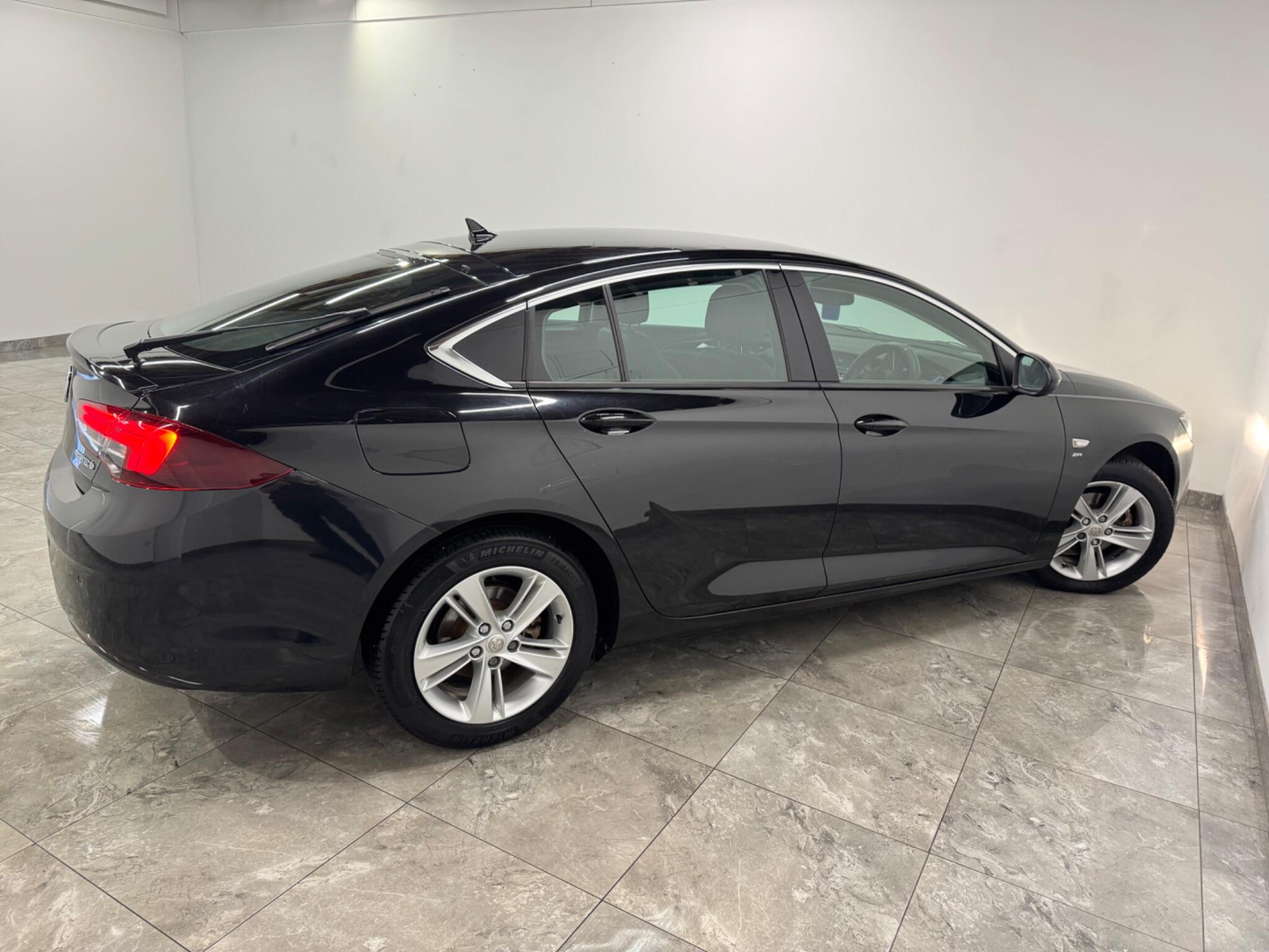 Vauxhall Insignia view 8