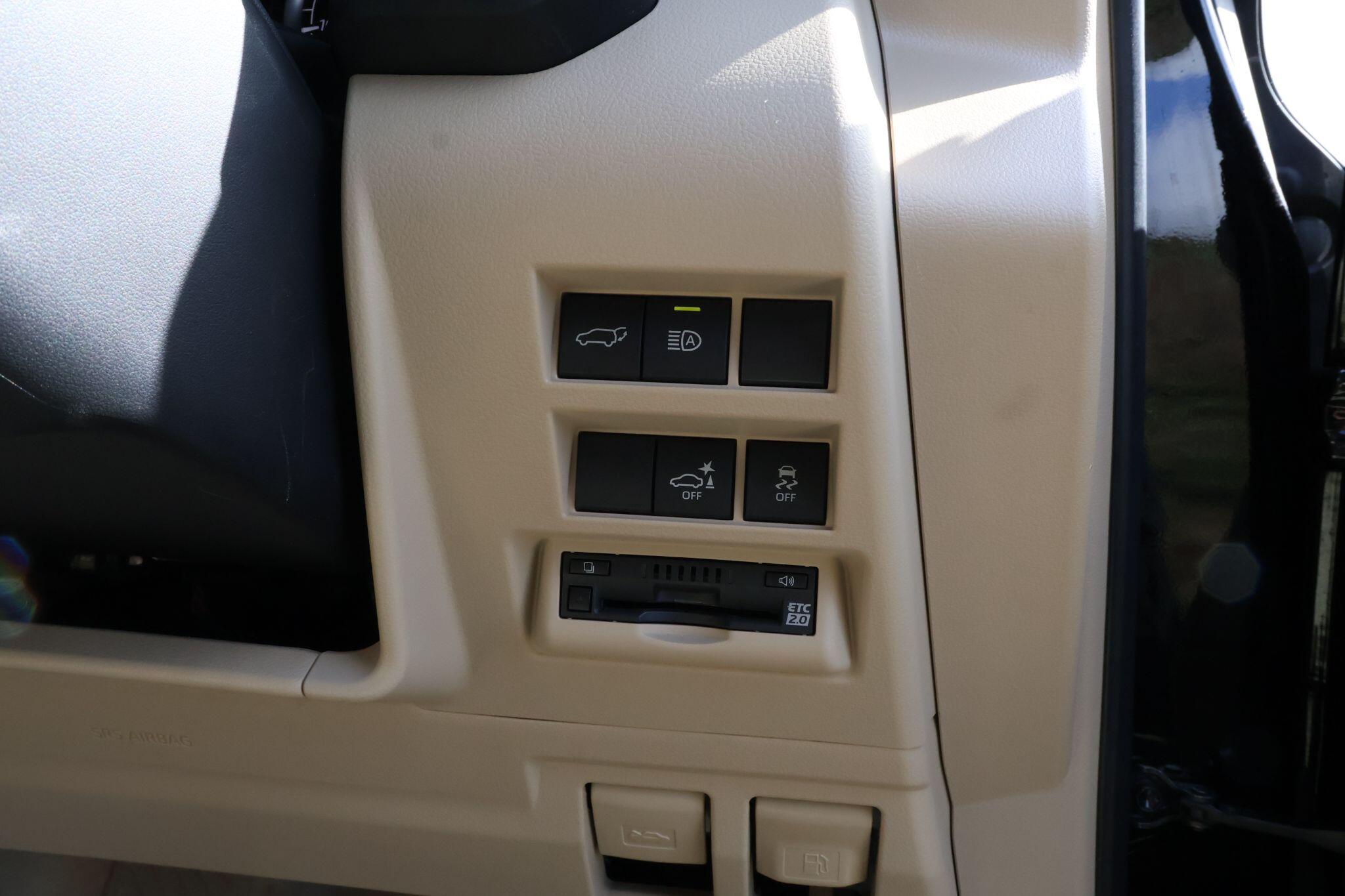 Toyota Land Cruiser view 23