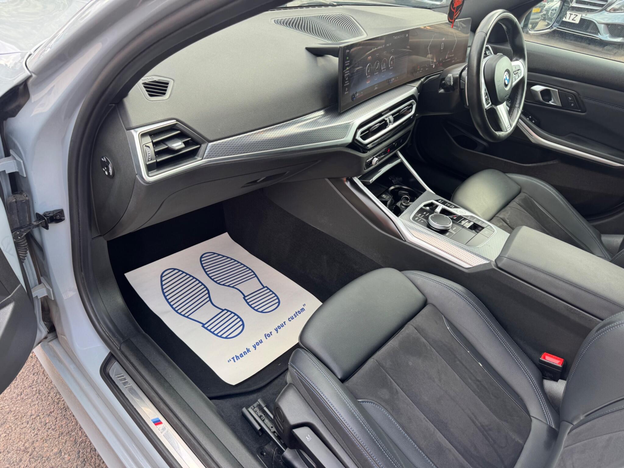 BMW 3 Series view 10