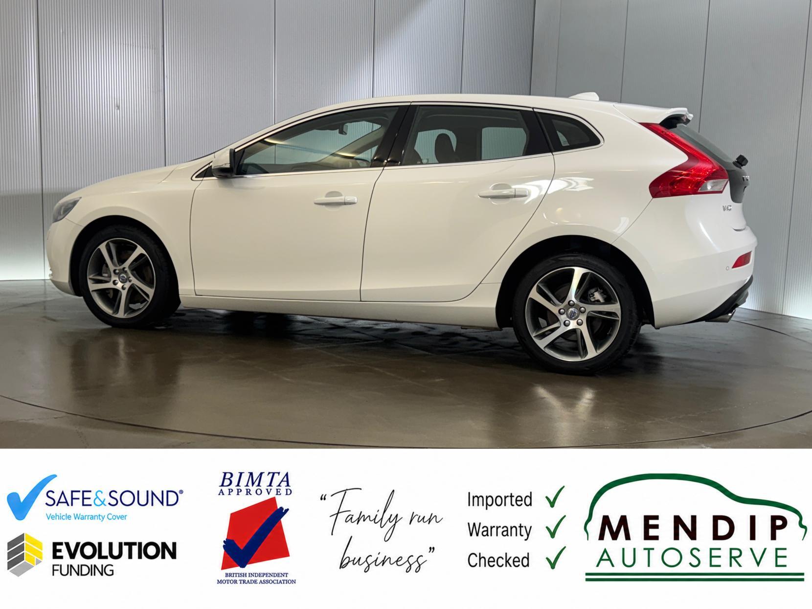 Volvo V40 view 9