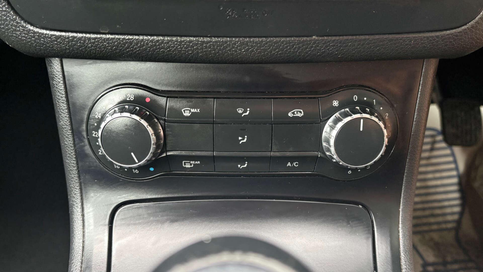 Mercedes-Benz B-Class view 23