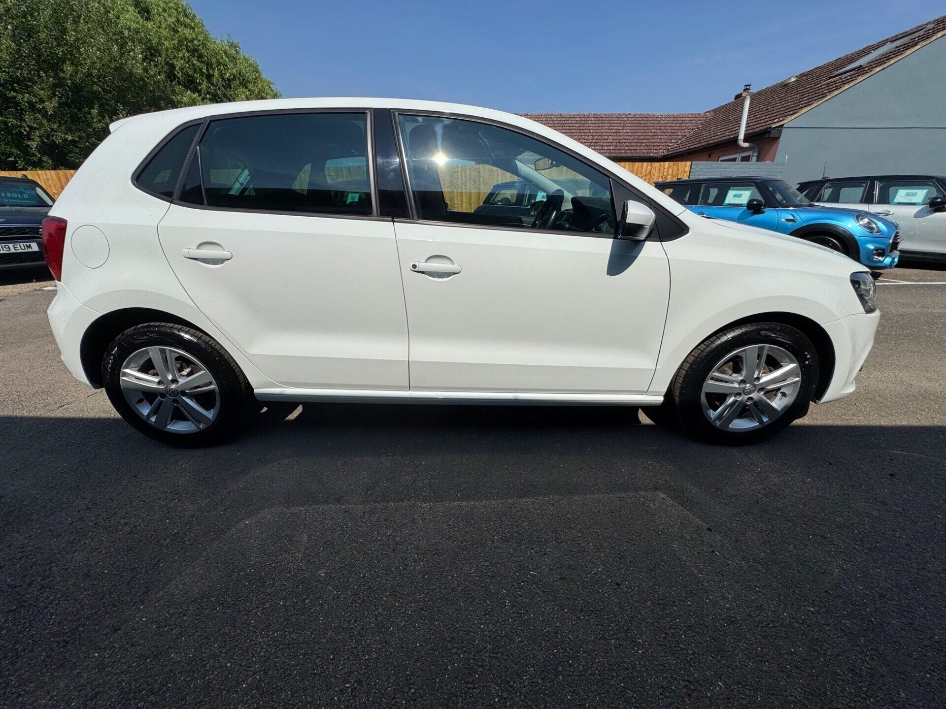 Volkswagen Polo view 4