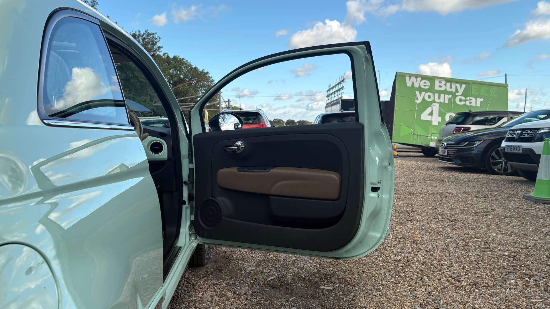Fiat 500C view 30