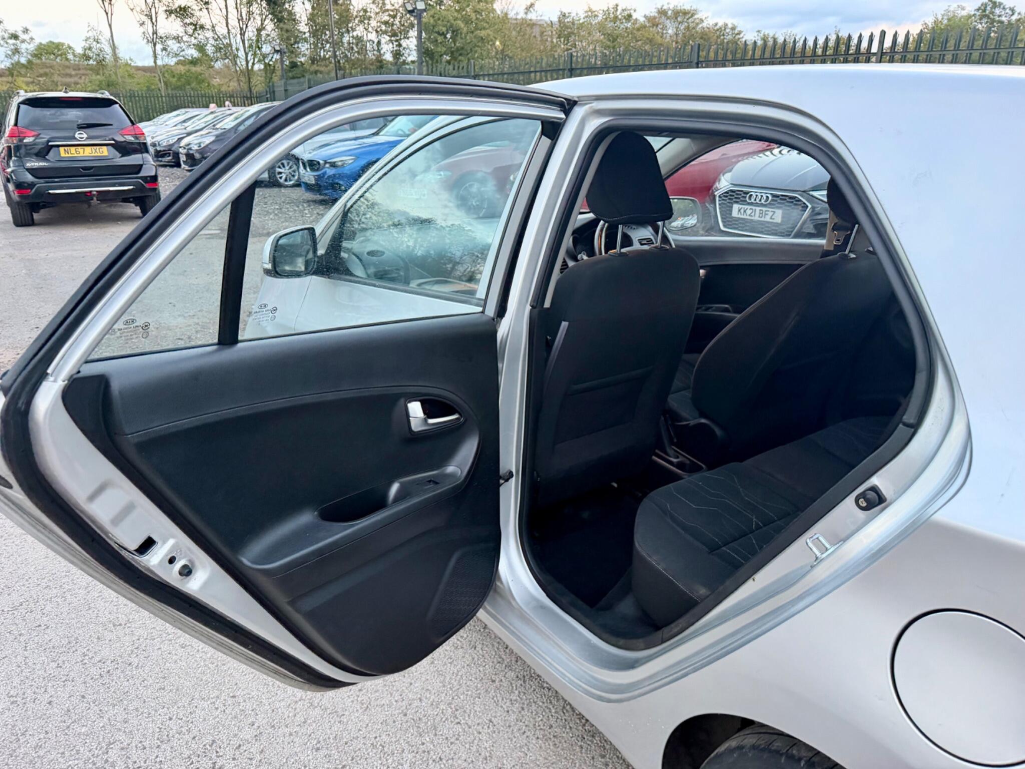 Kia Picanto view 38