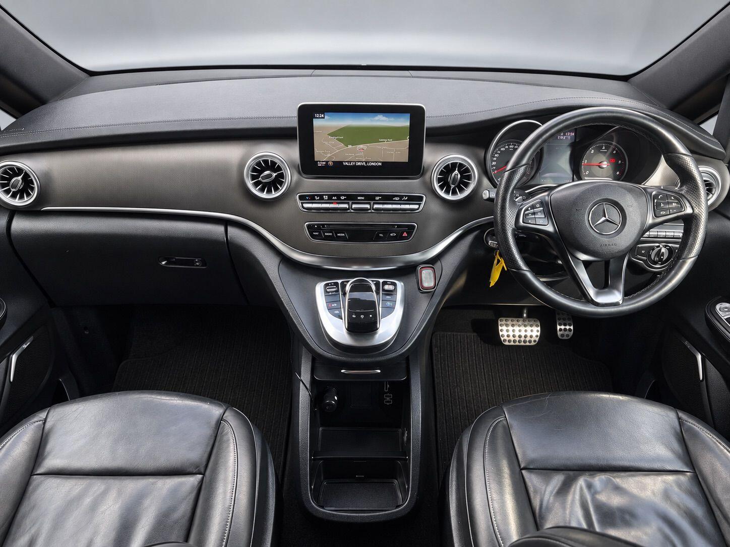 Mercedes-Benz V-Class view 2