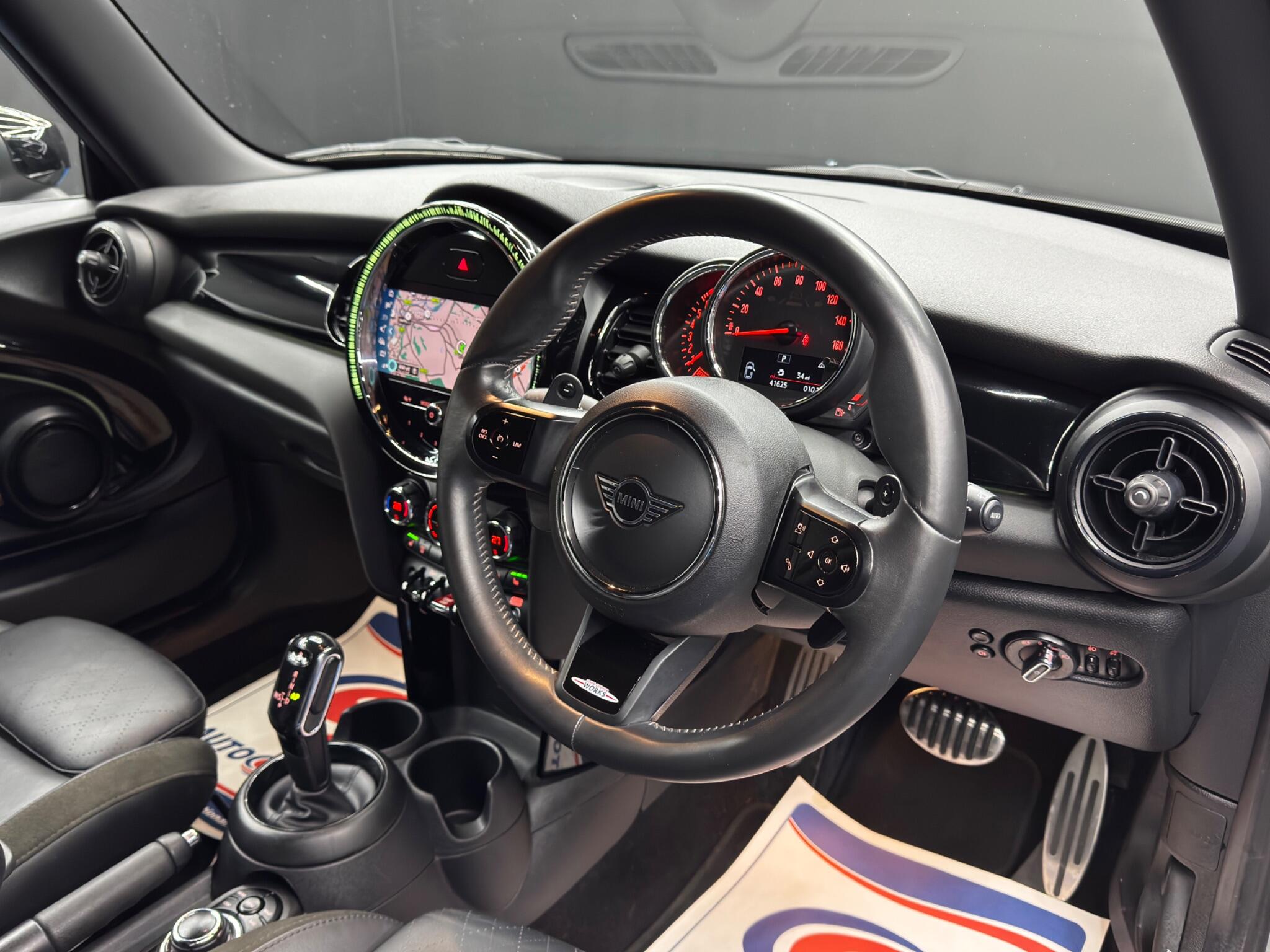 MINI Hatch view 9
