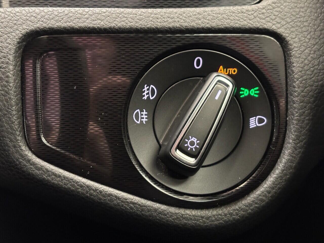 Volkswagen Golf view 38