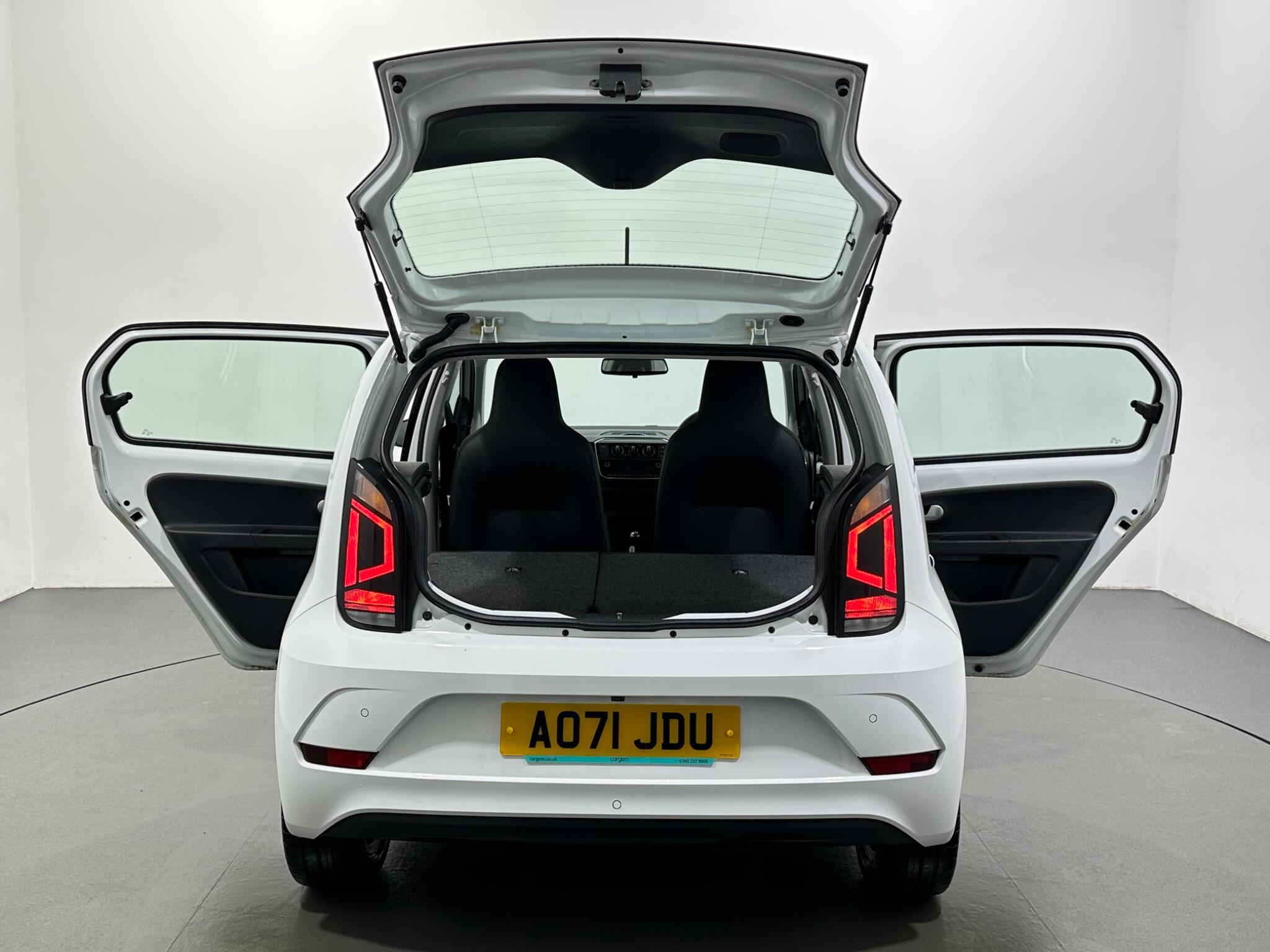 Volkswagen Up! view 40