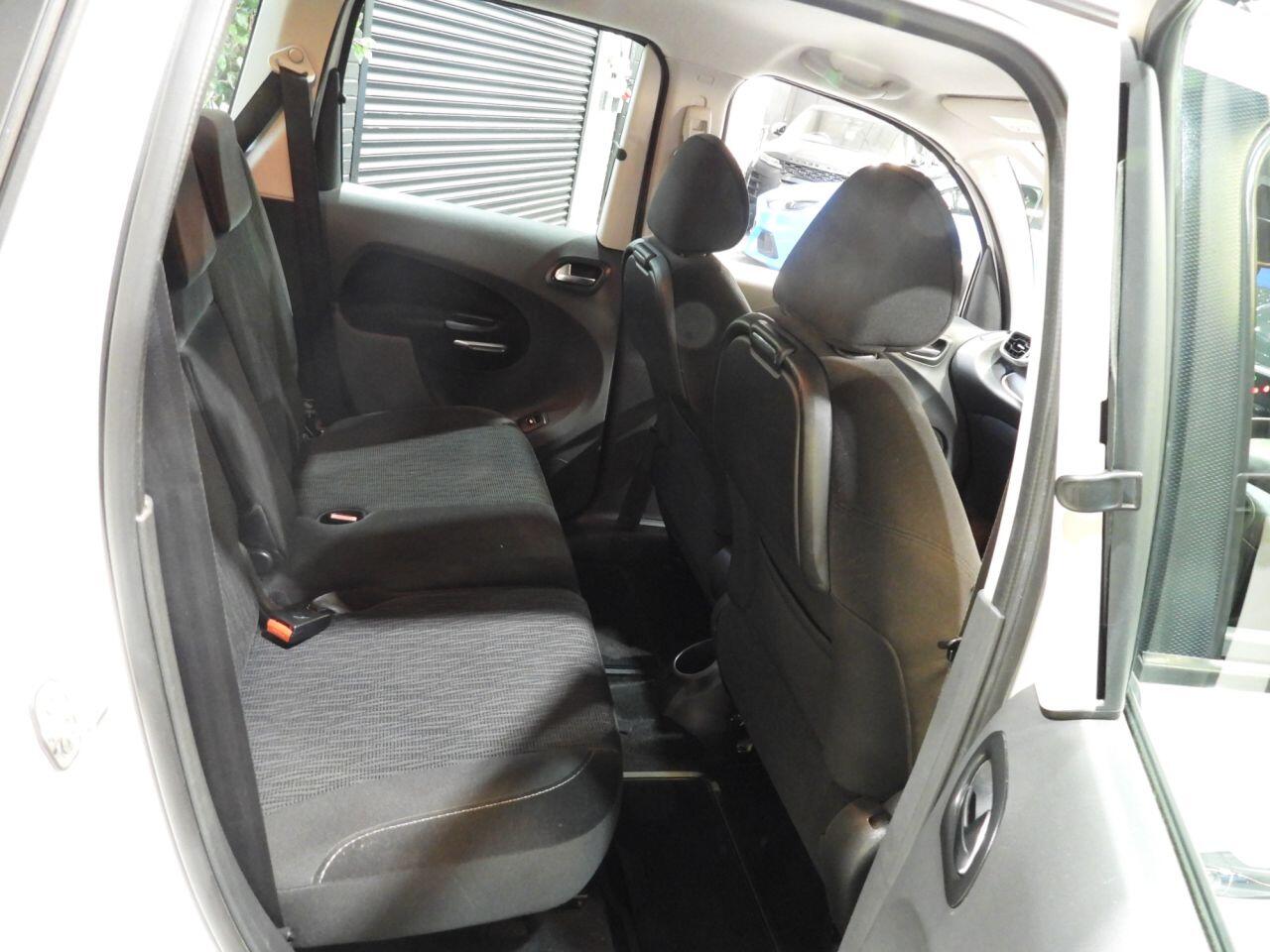 Citroen C3 Picasso view 32