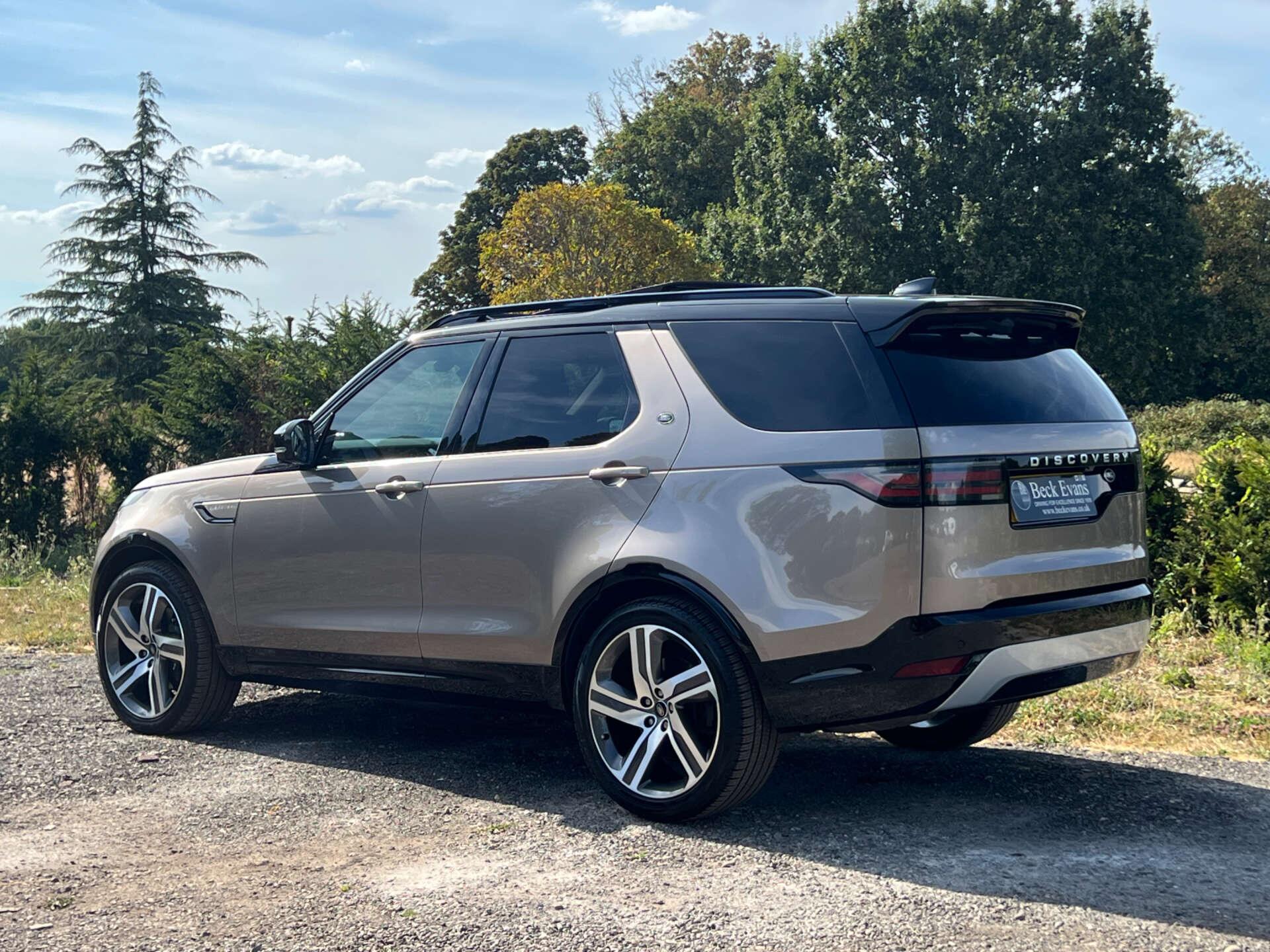 Land Rover Discovery view 35