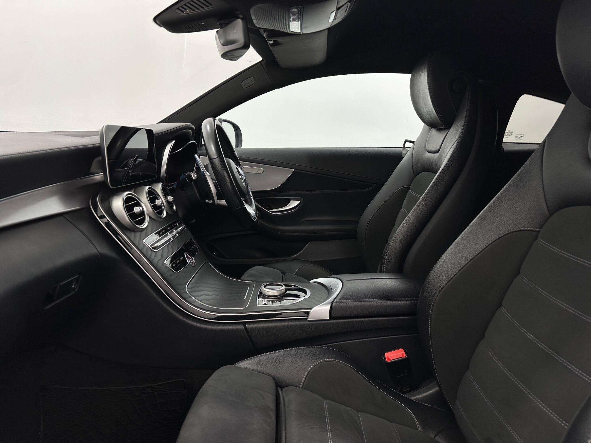 Mercedes-Benz C-Class view 37