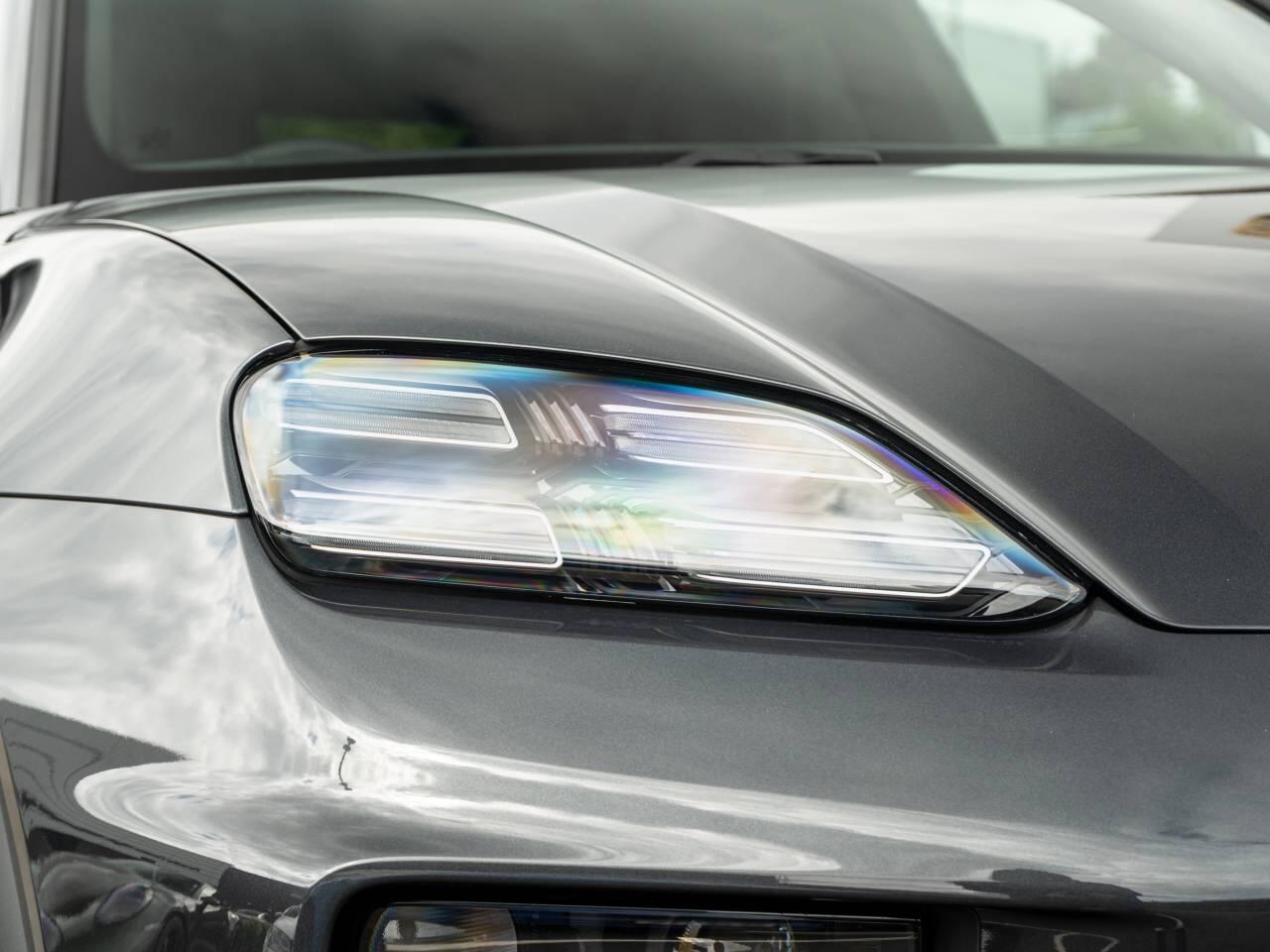 Porsche Macan view 16