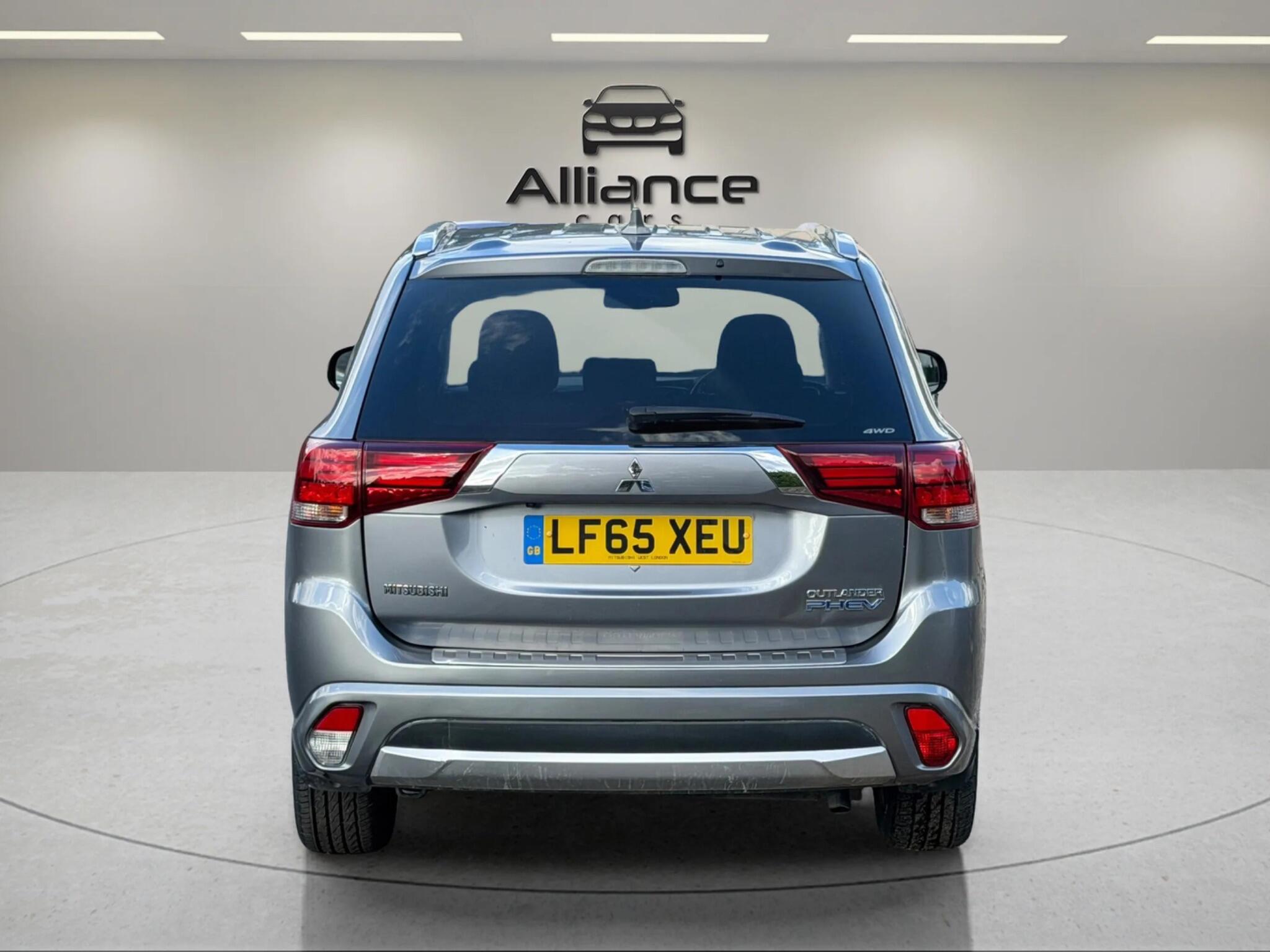 Mitsubishi Outlander view 27