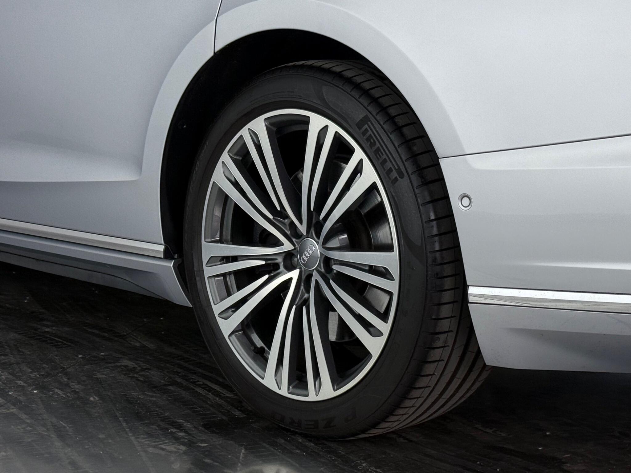 Audi A8 view 7