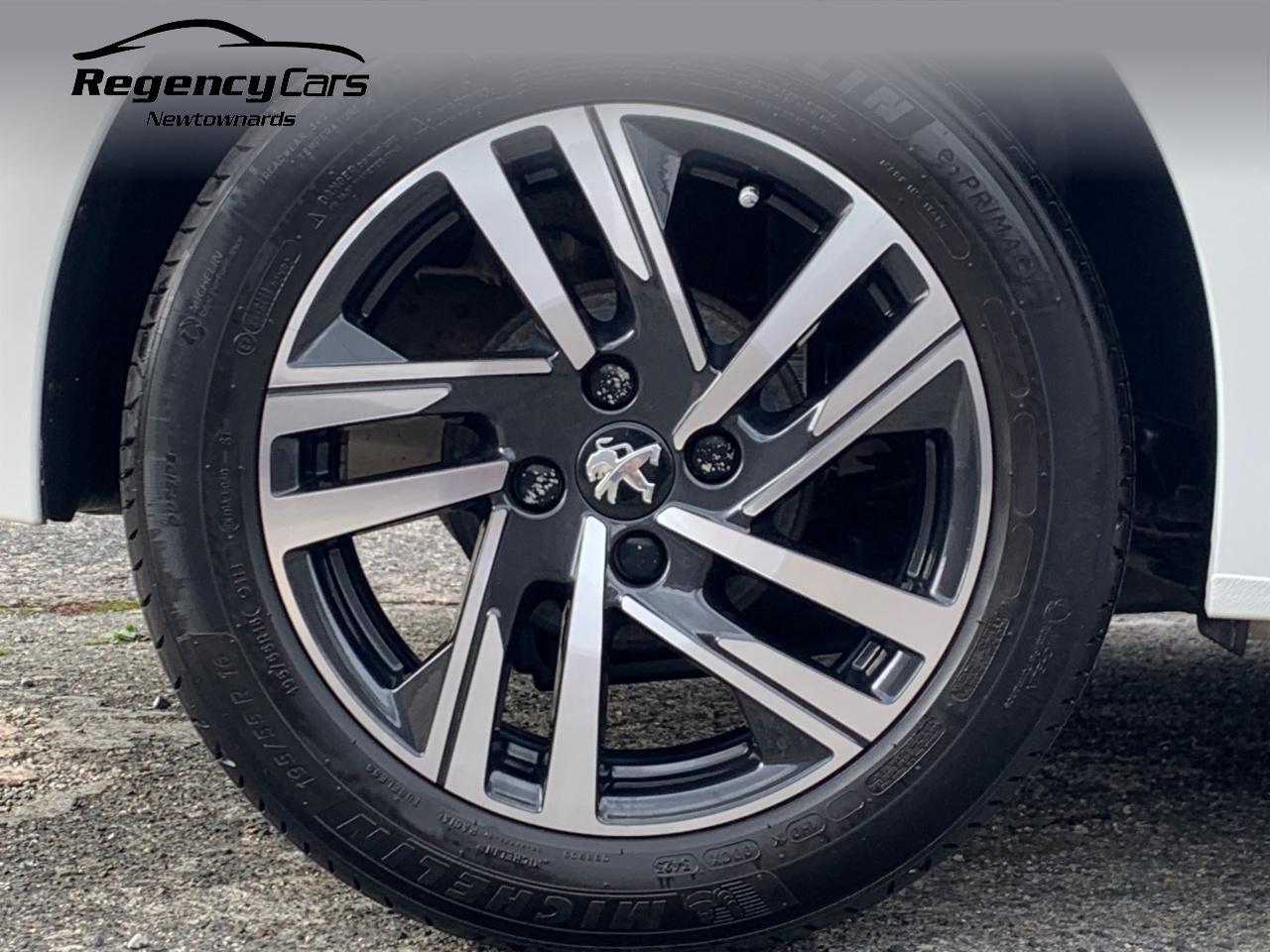 Peugeot 208 view 29