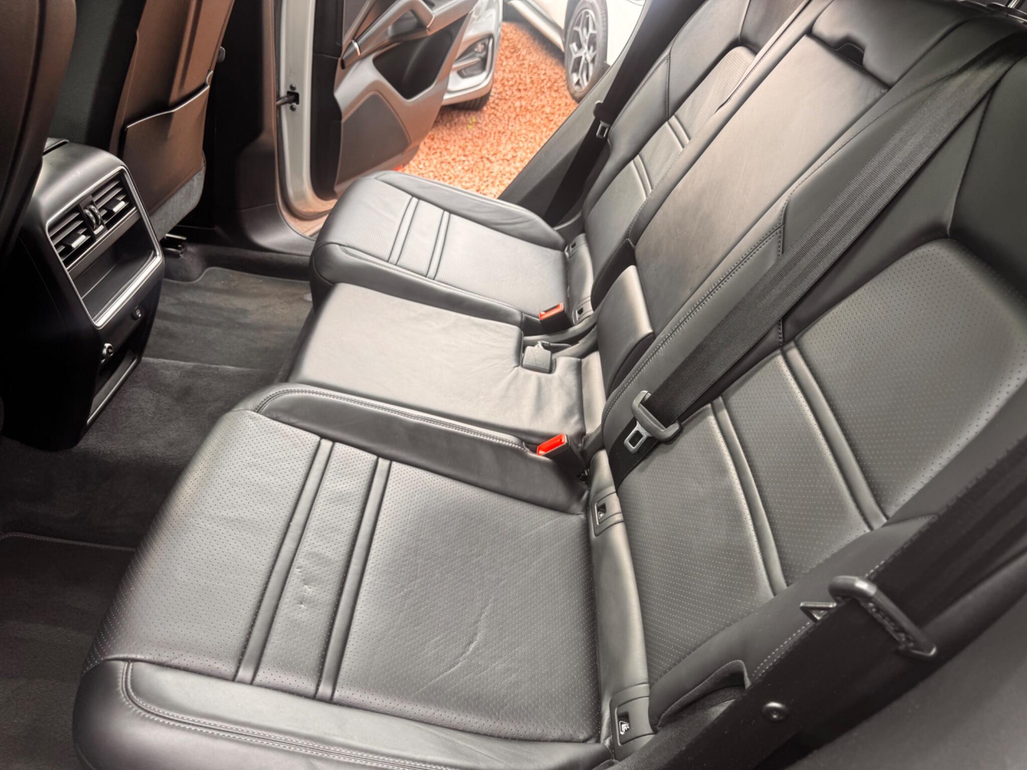 Porsche Cayenne view 25