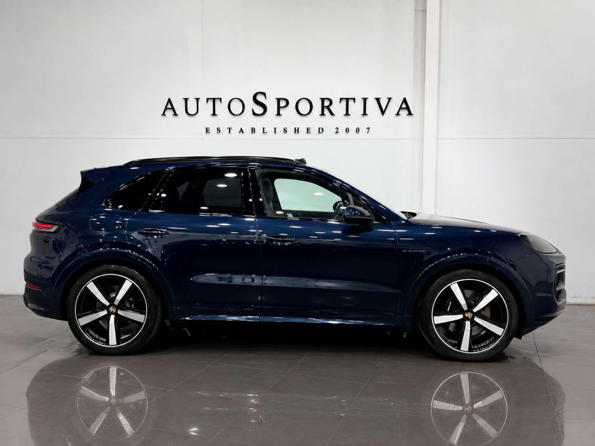 Porsche Cayenne view 3
