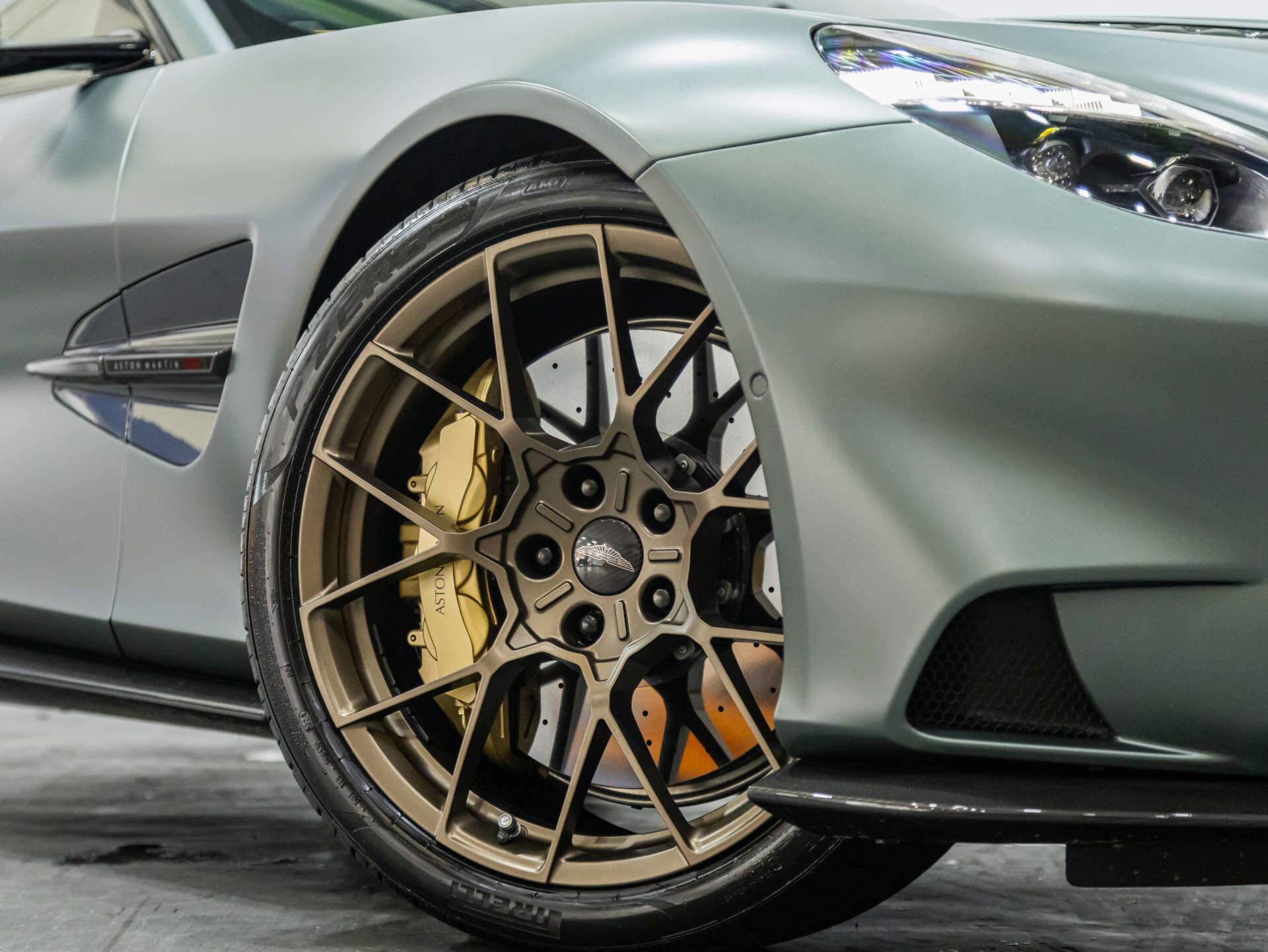Aston Martin Vanquish view 88