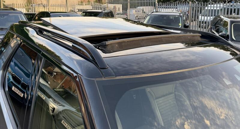 Land Rover Discovery 3 view 22