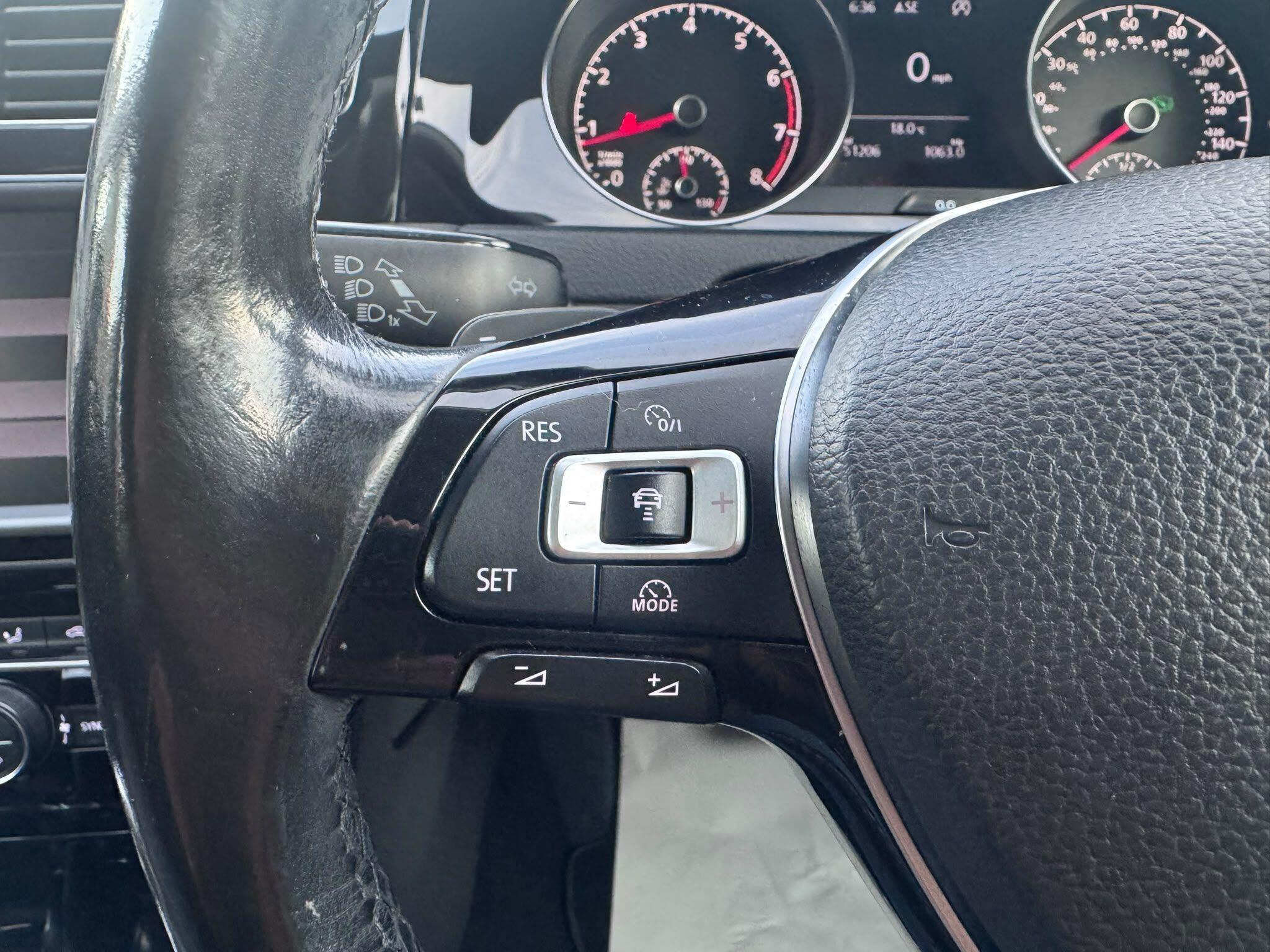 Volkswagen Golf view 22