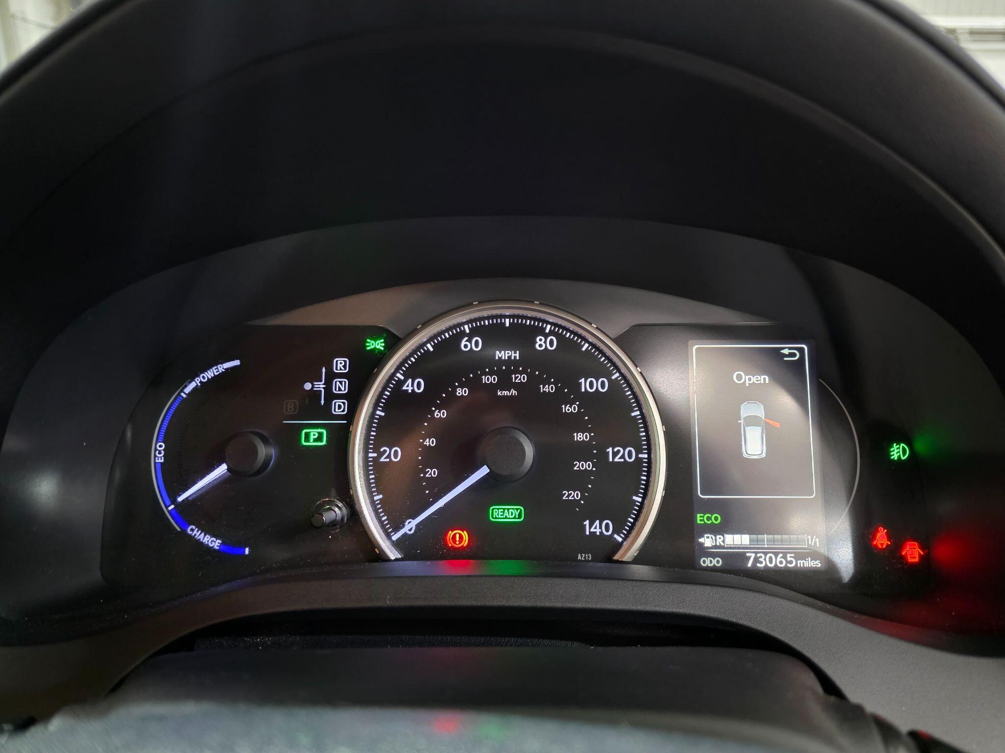 Lexus CT view 10