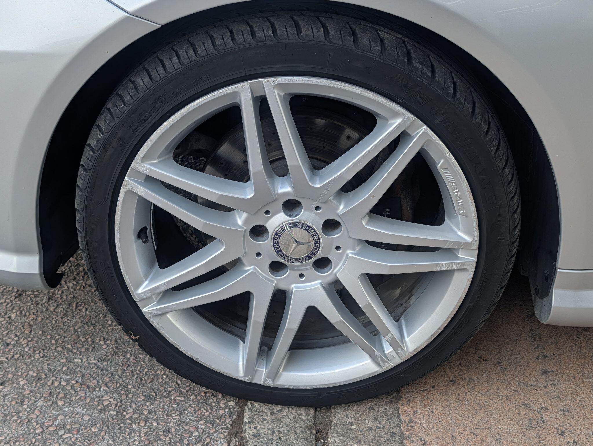 Mercedes-Benz E-Class view 29