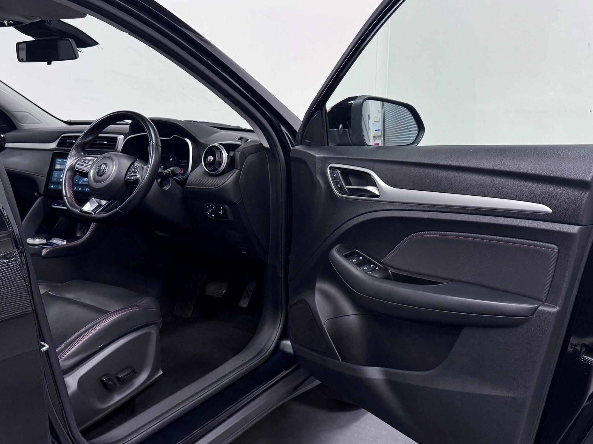 MG MG ZS view 24