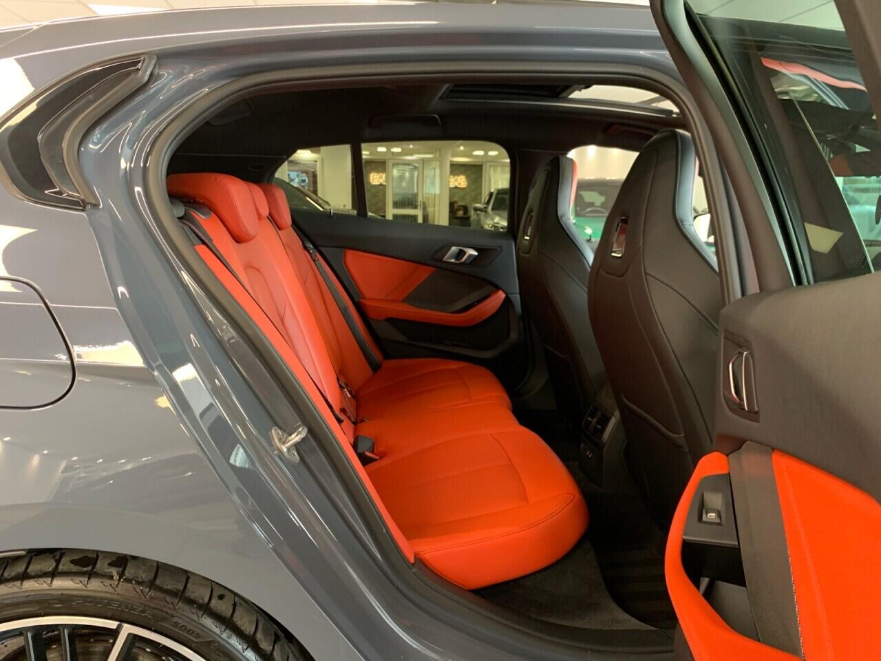 BMW 1 Series view 25